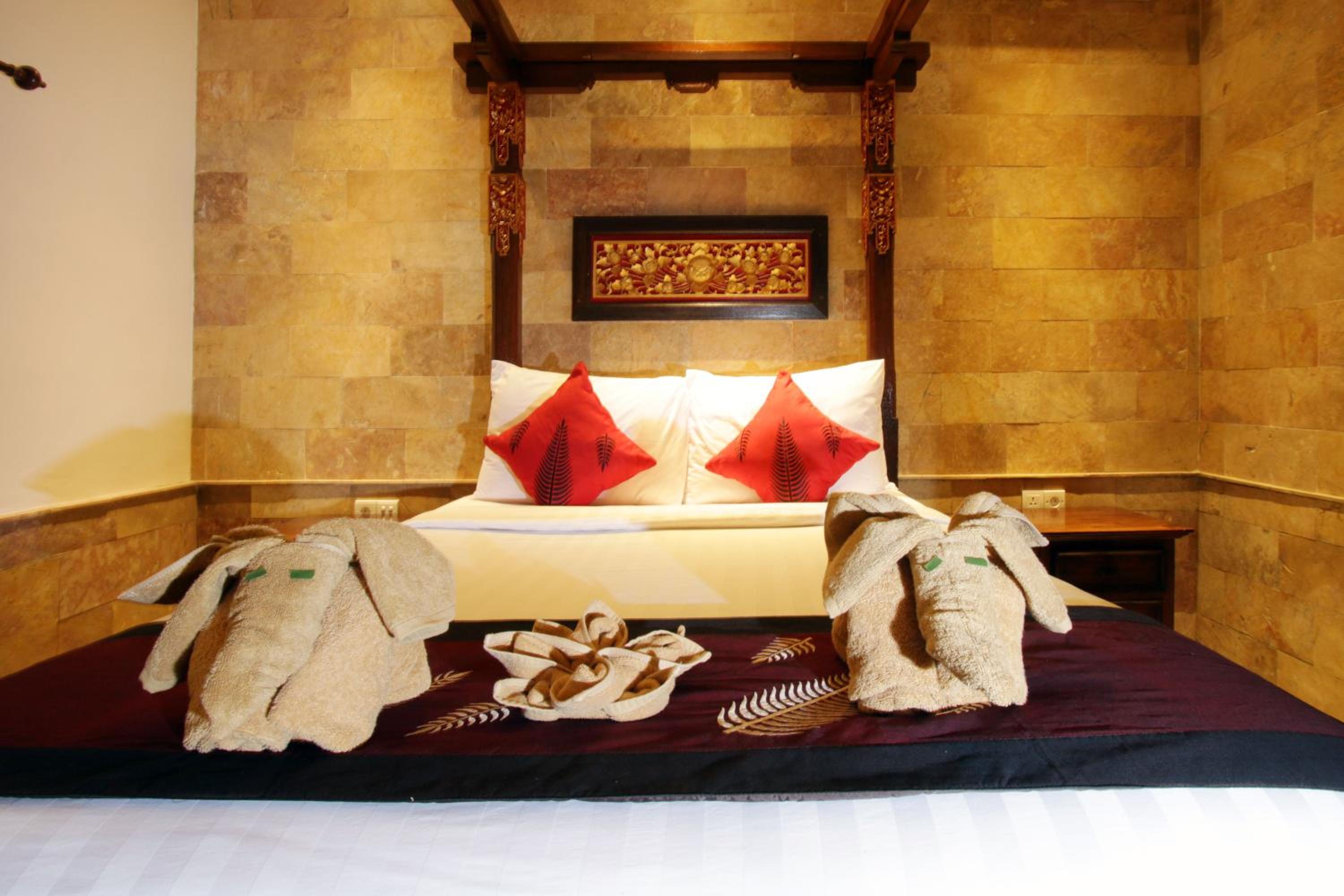 Deluxe Room - Photo 21