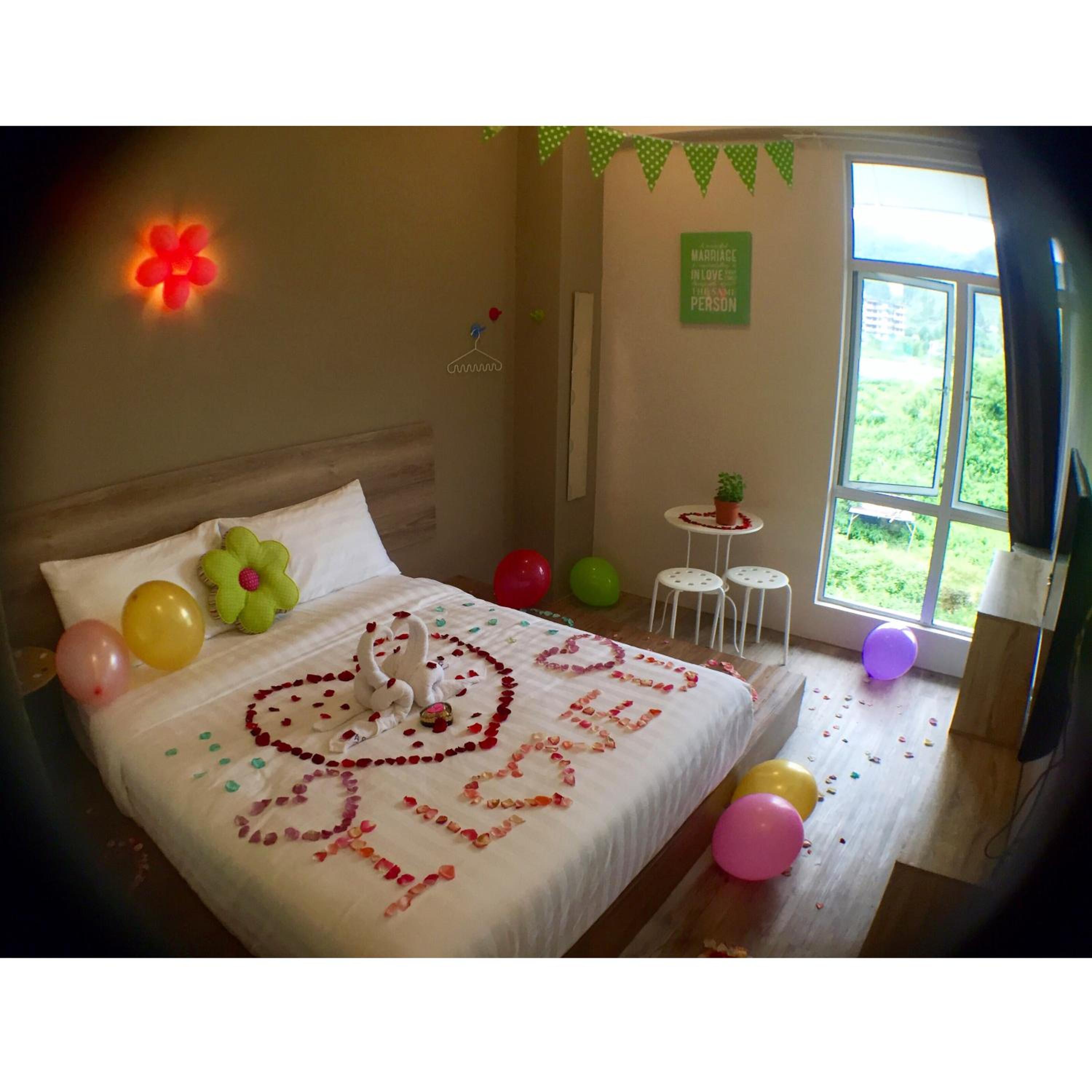 Deluxe Queen Room - Photo 11
