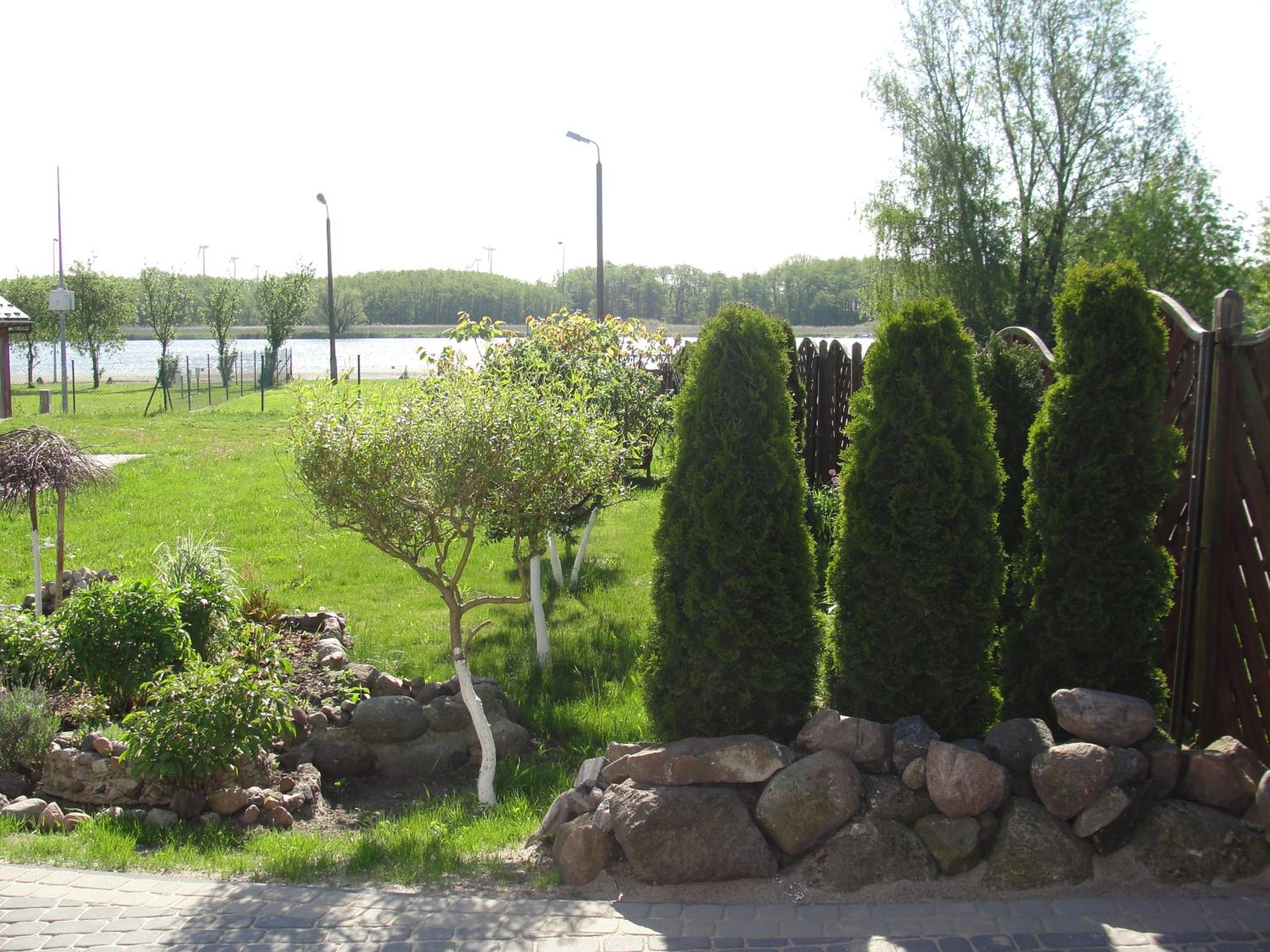 Apartment with Lake View - Photo 17