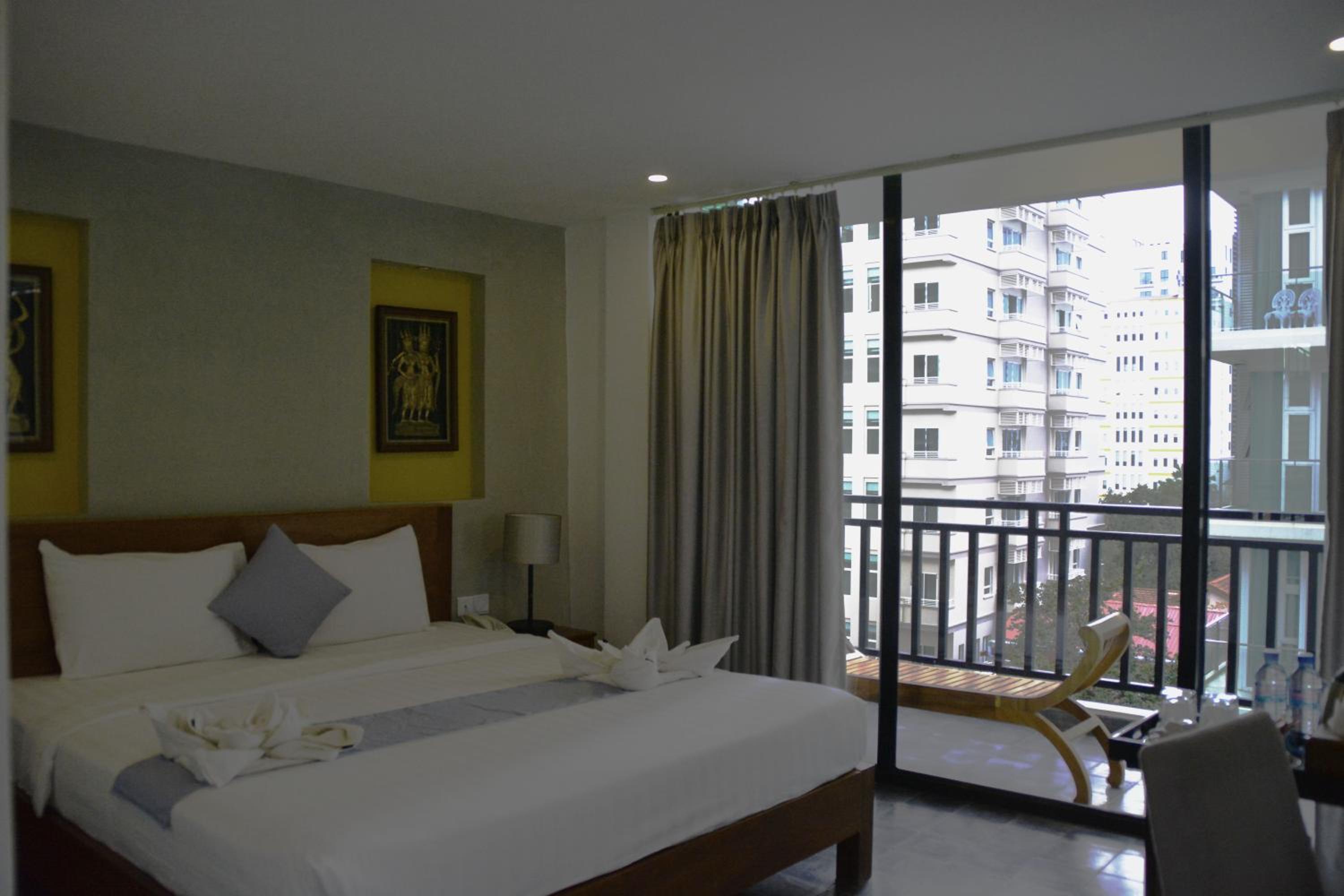 Deluxe Double Room With Balcony - Photo 15