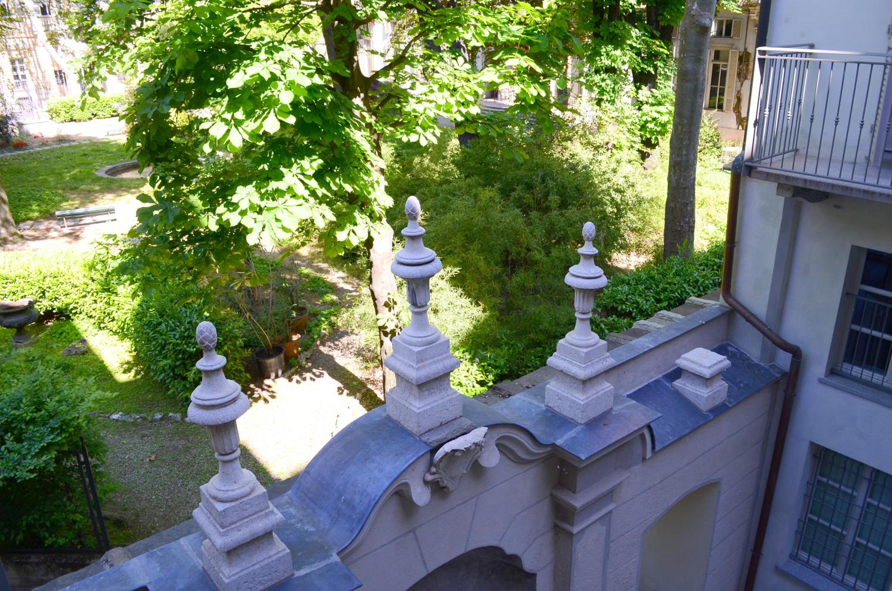 Apartment with Balcony - Photo 11
