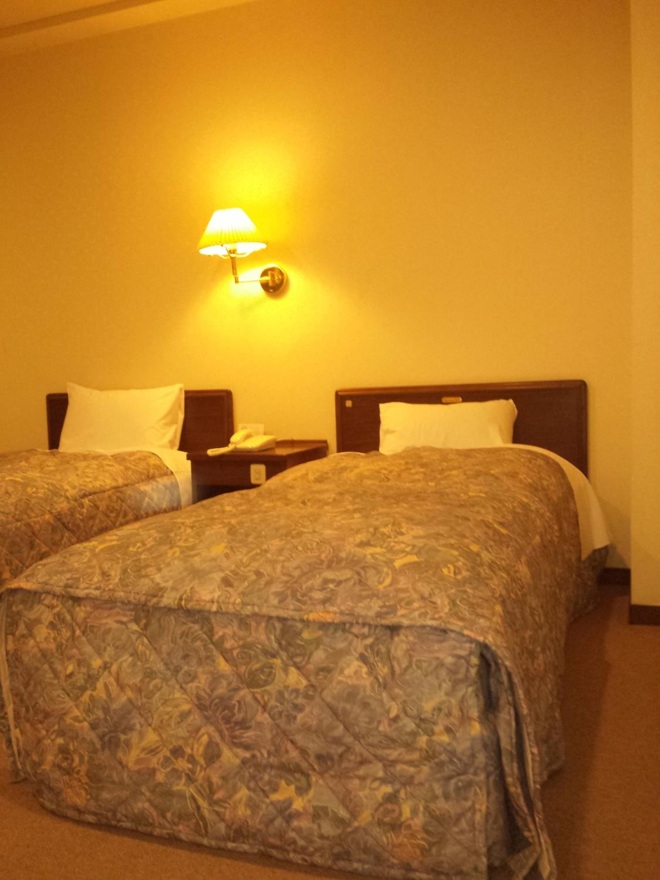 Twin Room - Smoking - Photo 3