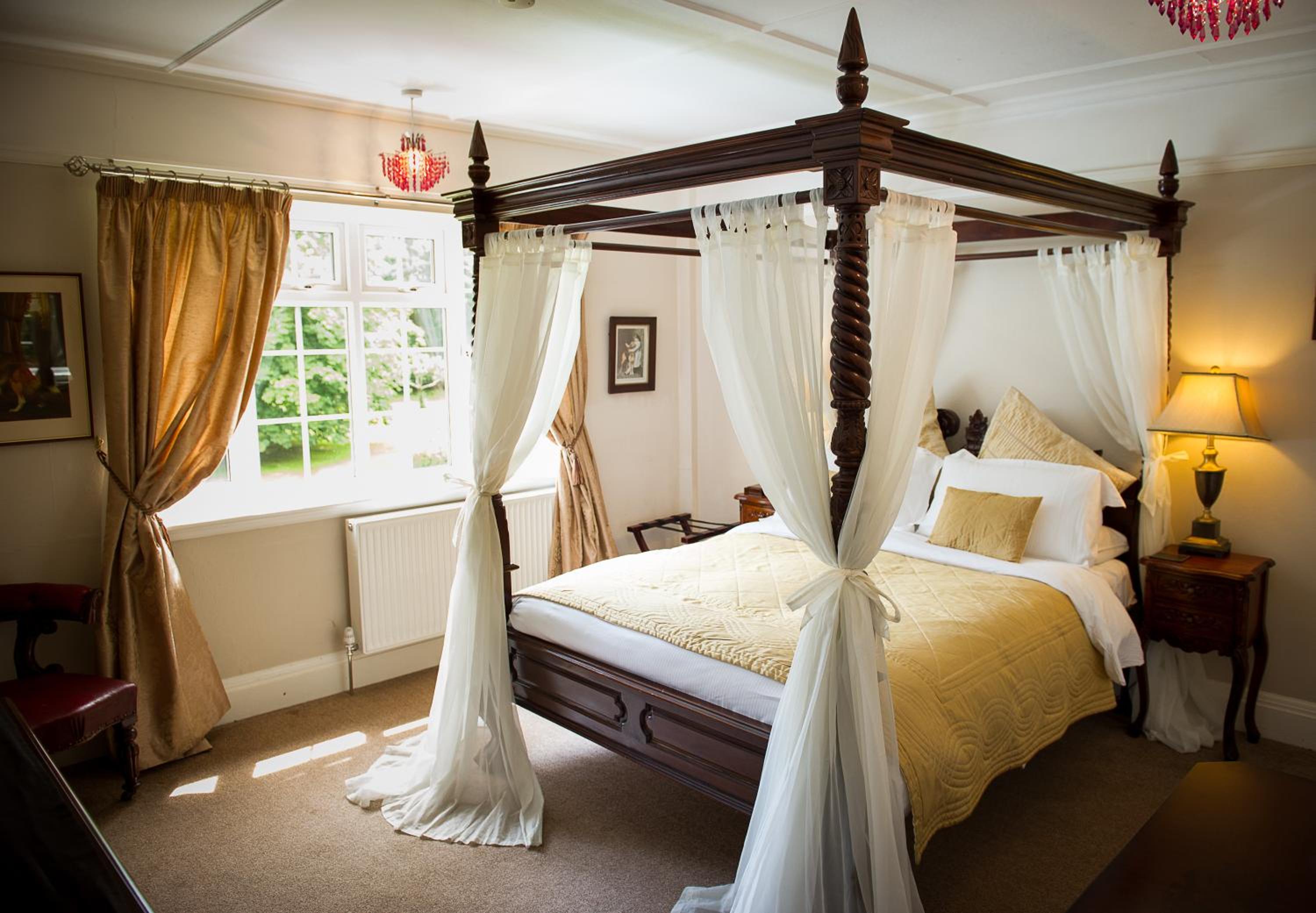 Luxury King Size Four Poster