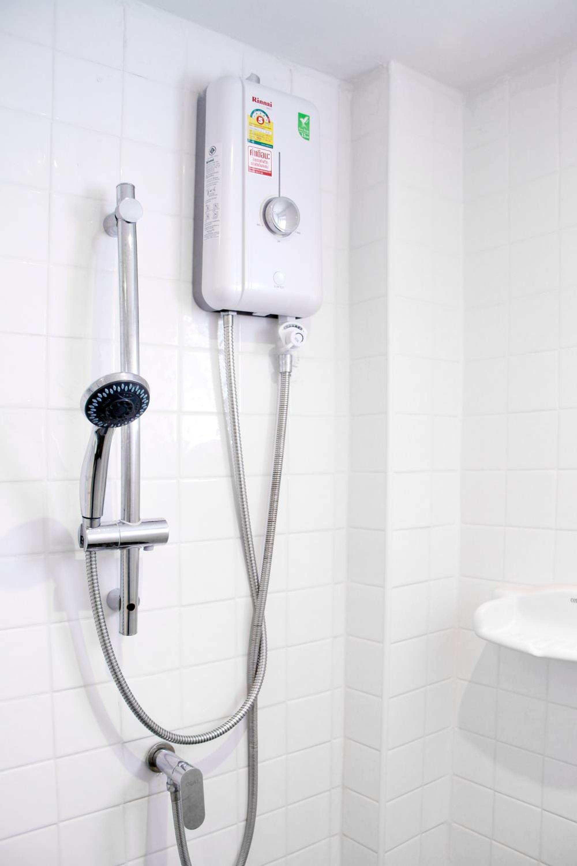 Single Room with Bathroom photo 3