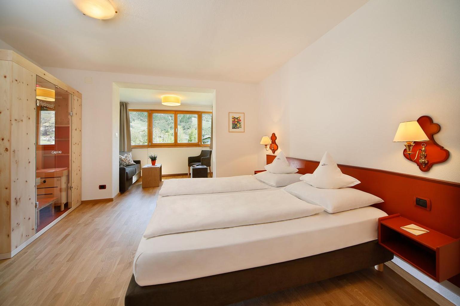 Superior Double Room with Balcony - Photo 6