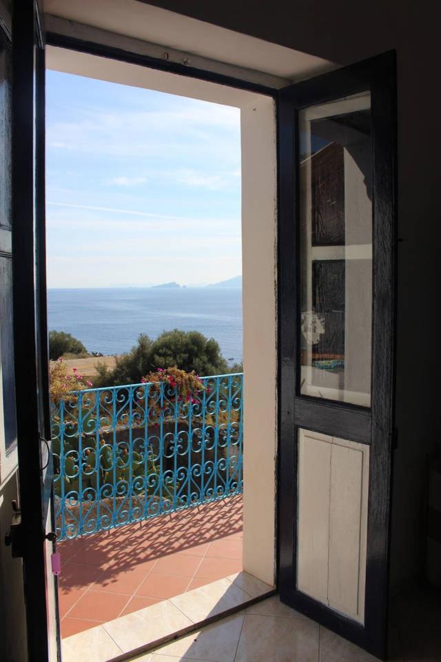 Double or Twin Room with Sea View photo 3