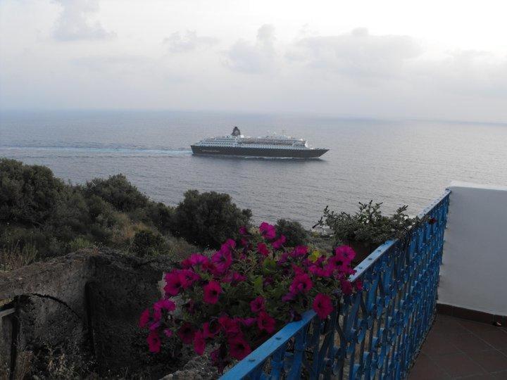 Double or Twin Room with Sea View photo 2