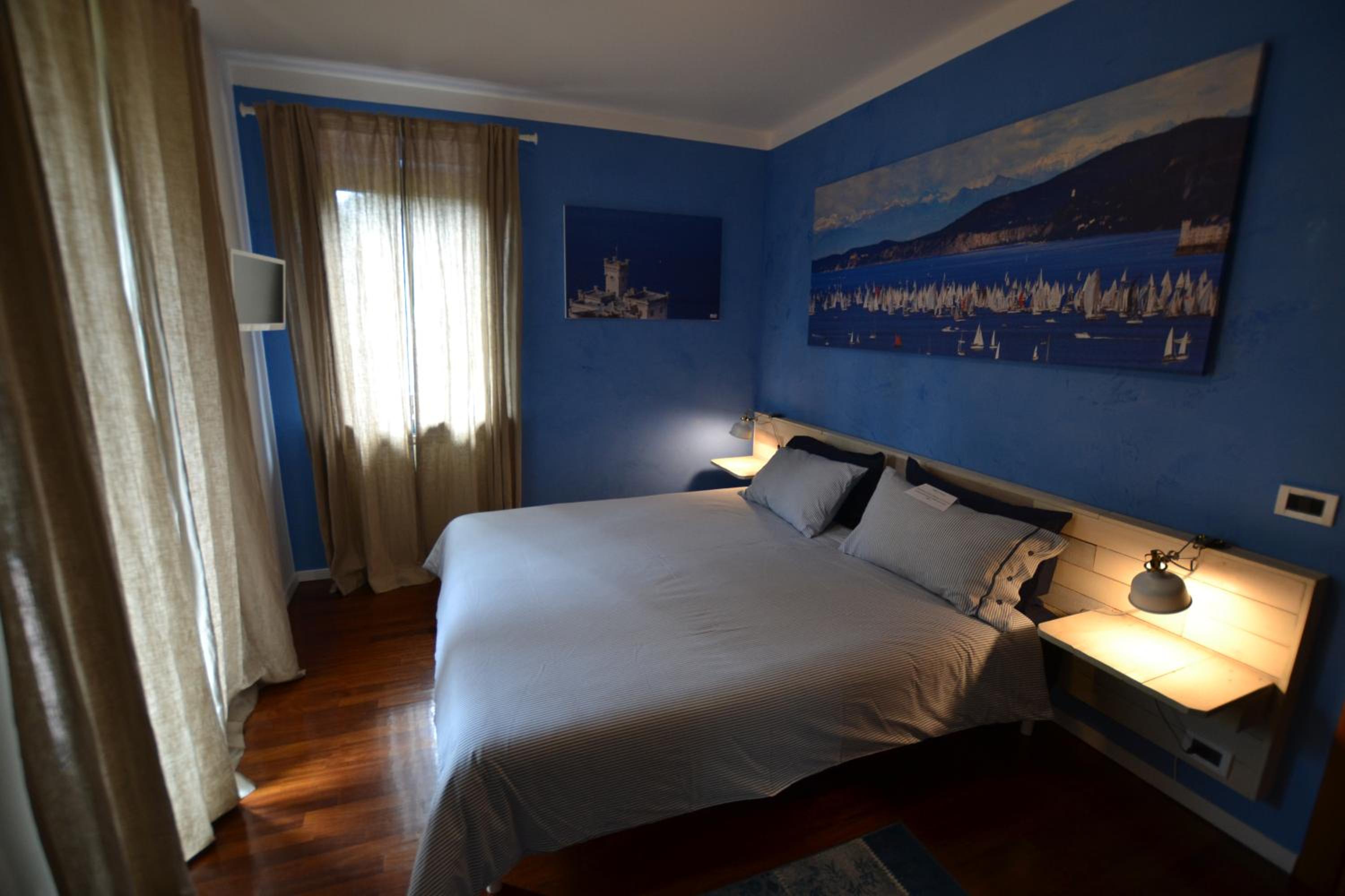 Double or Twin Room with Private Bathroom