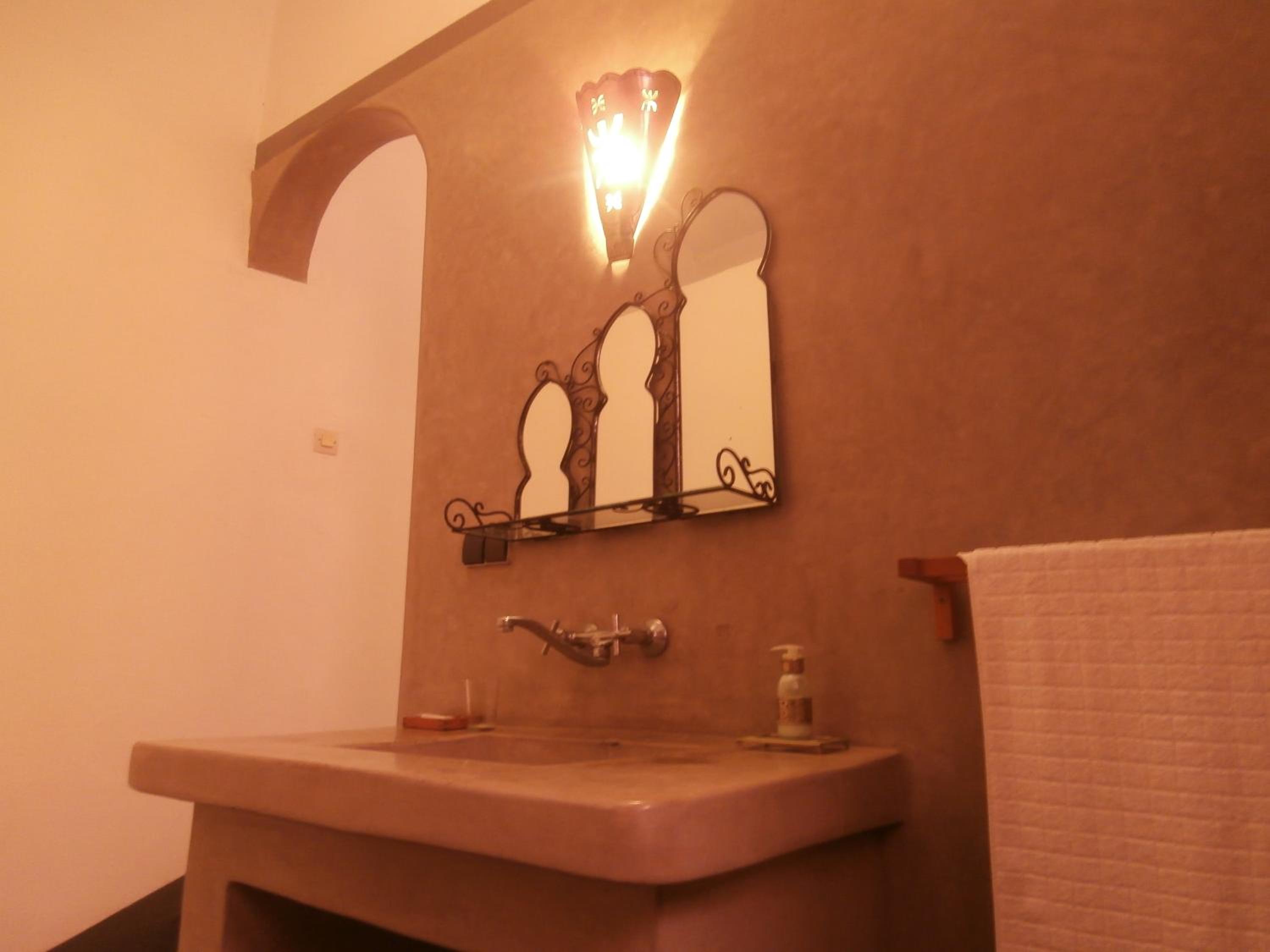 Double Room - Photo 4