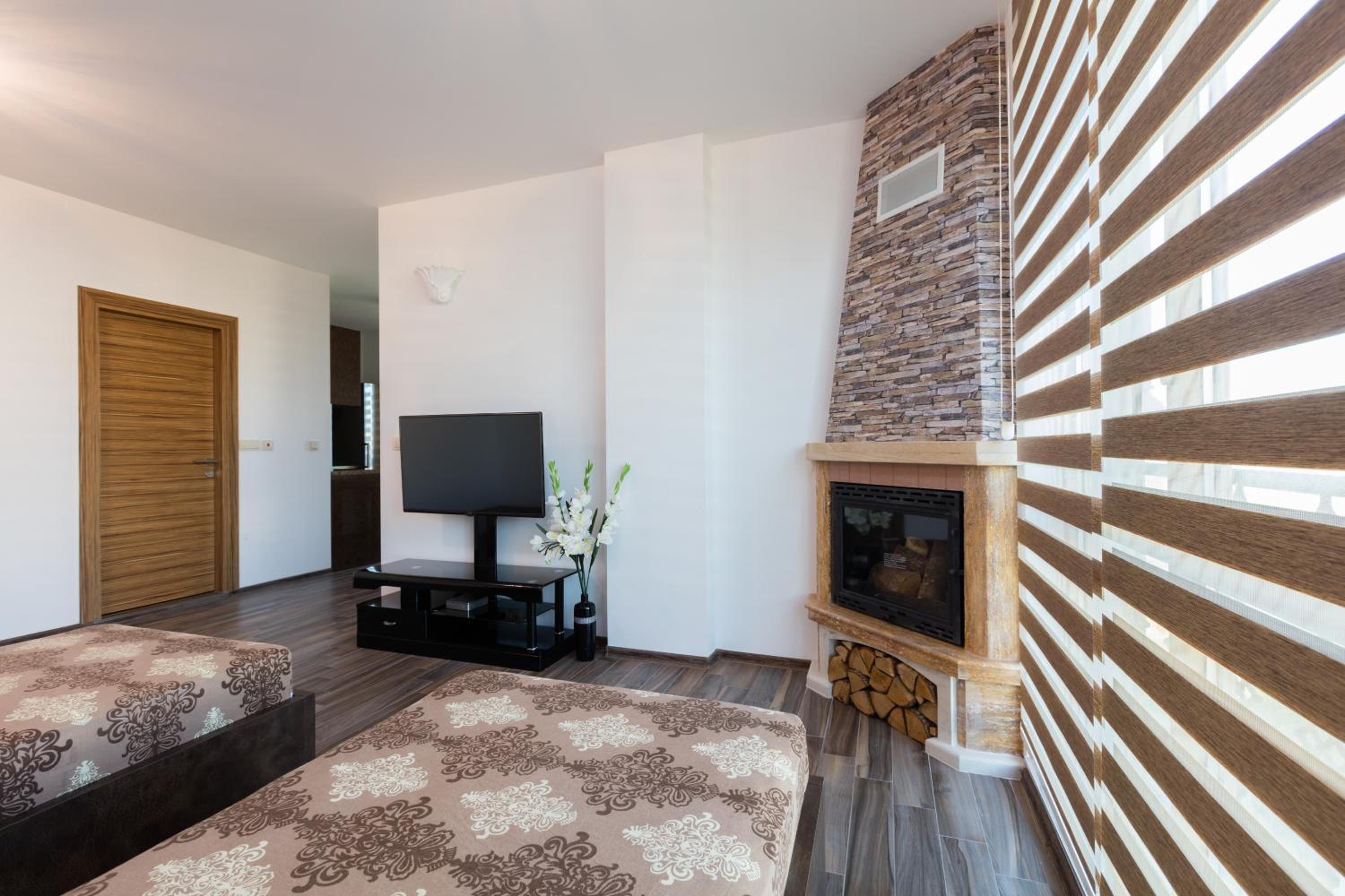 One-Bedroom Apartment - No Balcony (4 Adults) photo 1