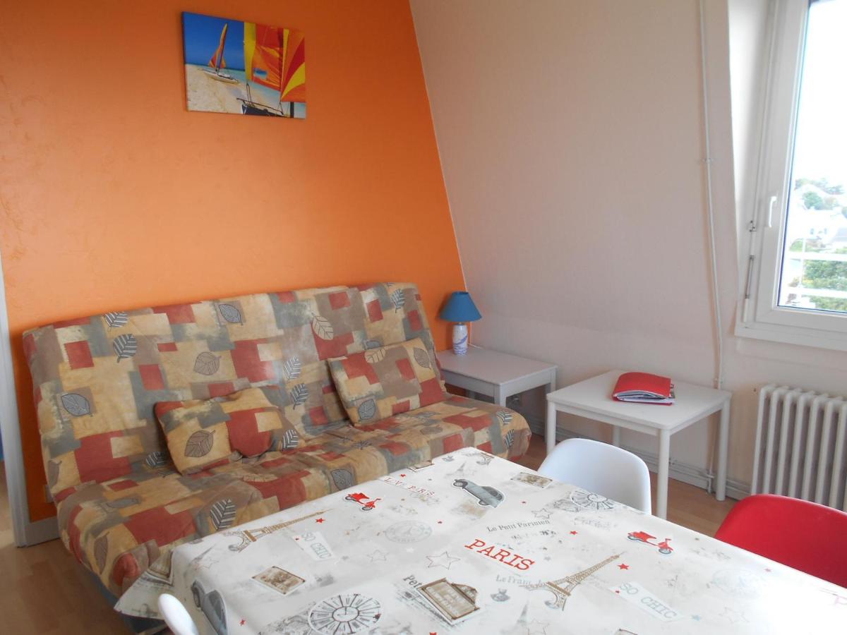 One-Bedroom Apartment with Sea View photo 2