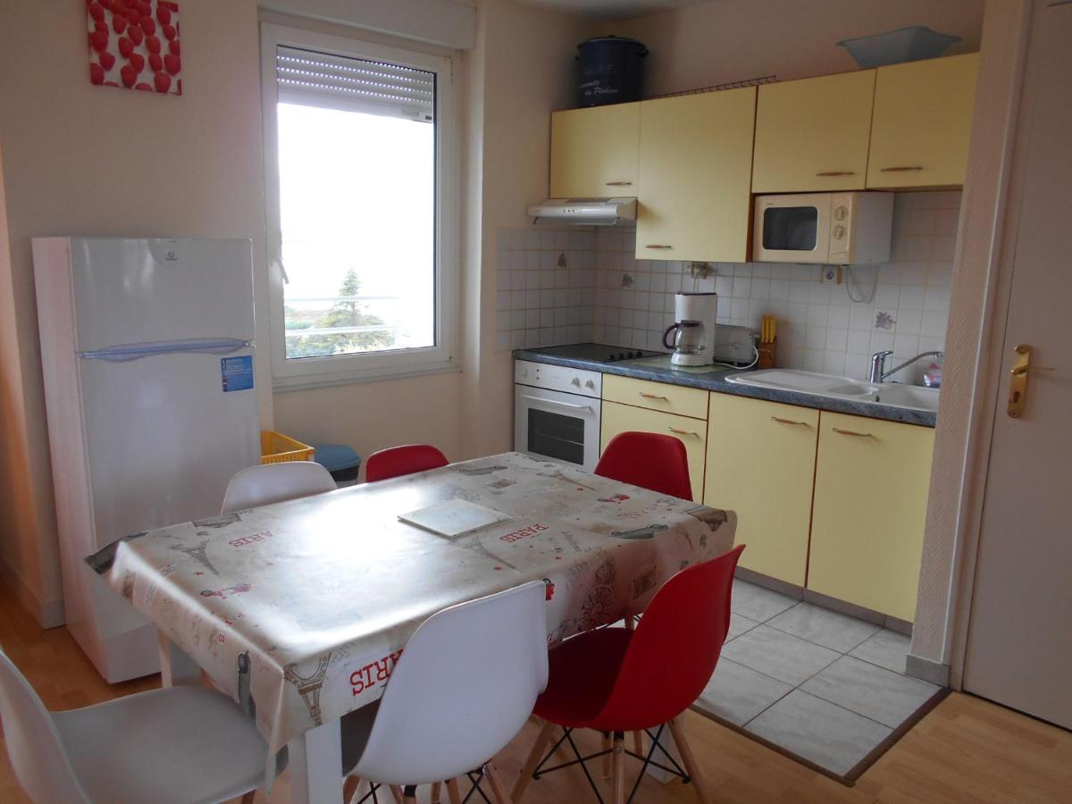 One-Bedroom Apartment with Sea View photo 3