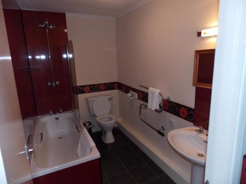 Budget Twin Room photo 3