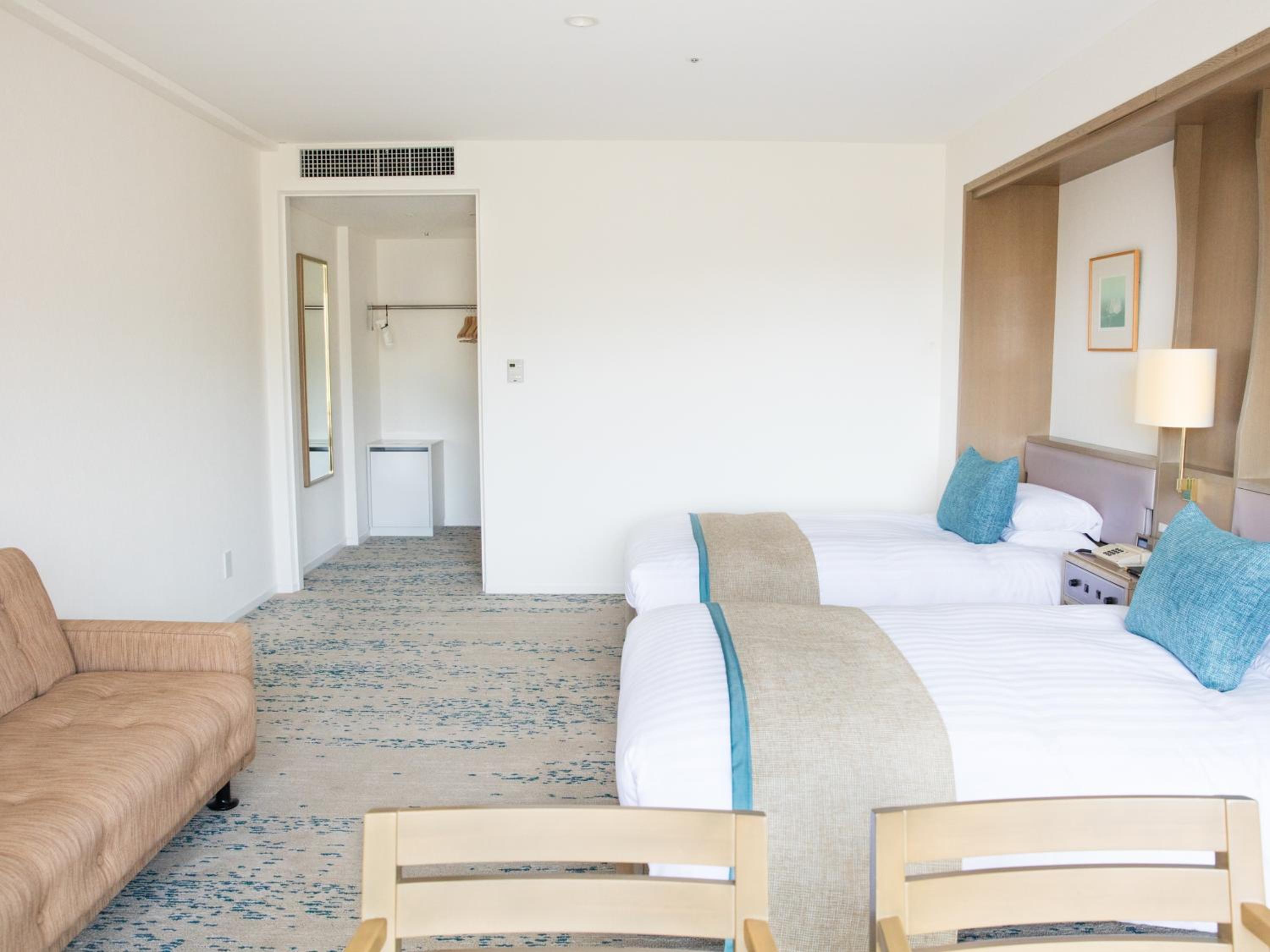 Standard Twin Room with Balcony - low Floor - Photo 5