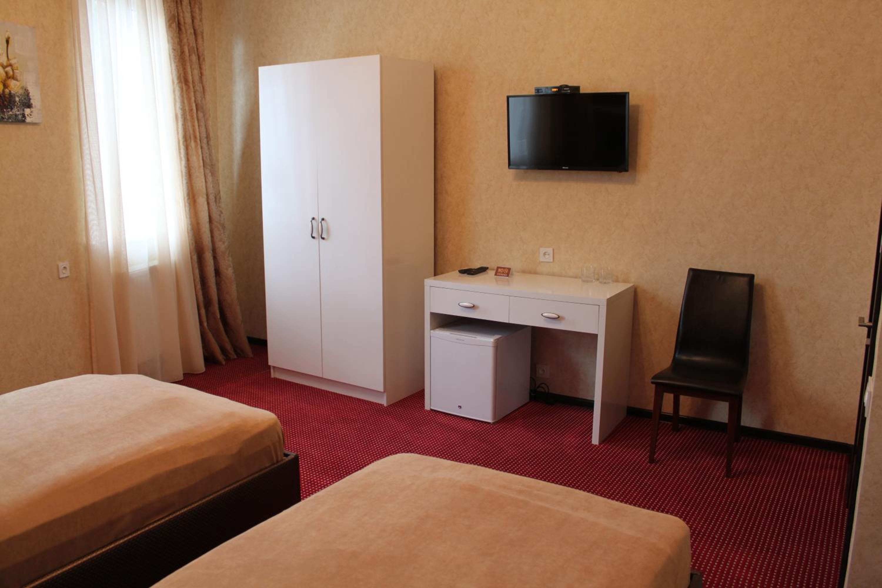 Twin Room - Photo 1