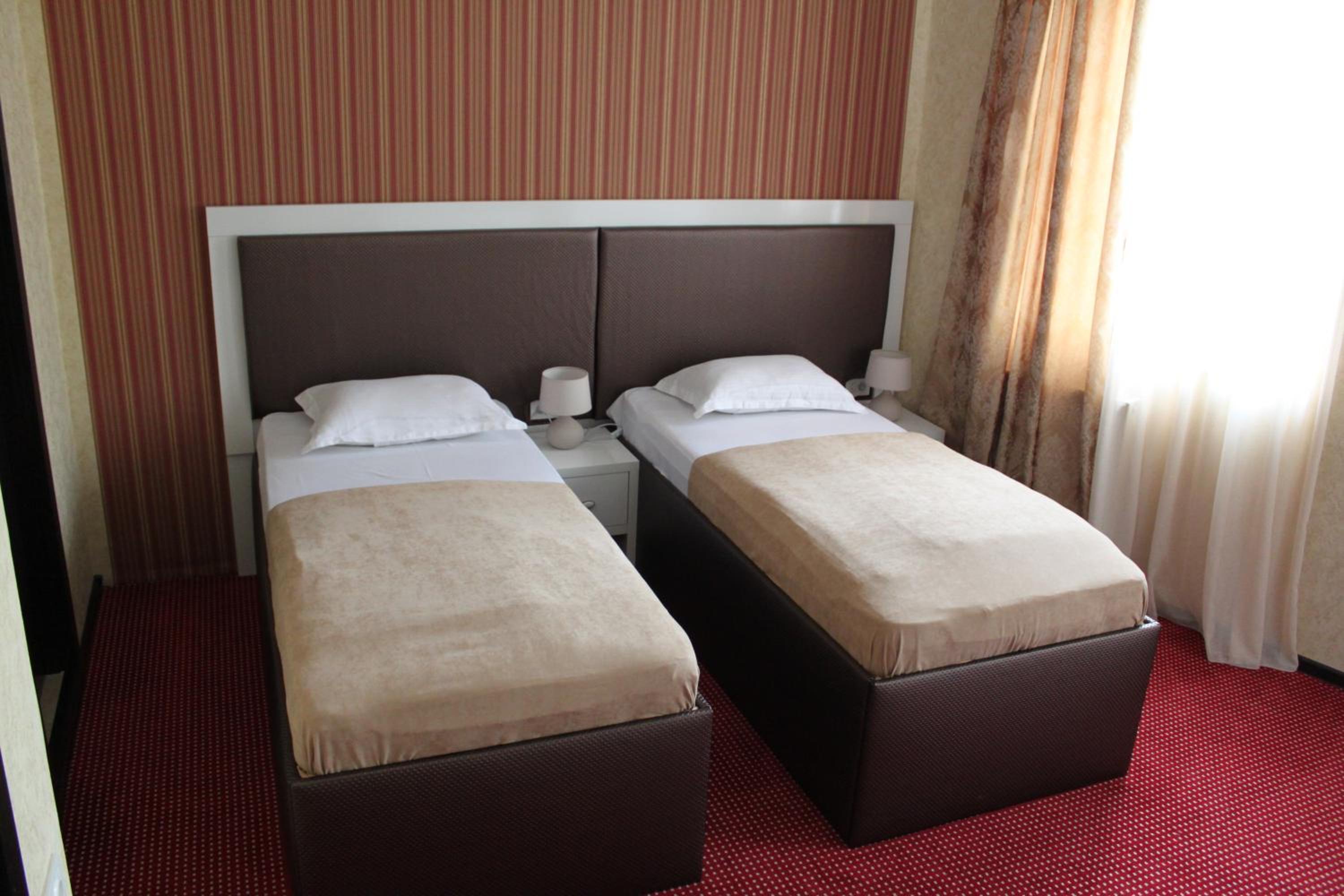 Twin Room - Photo 4