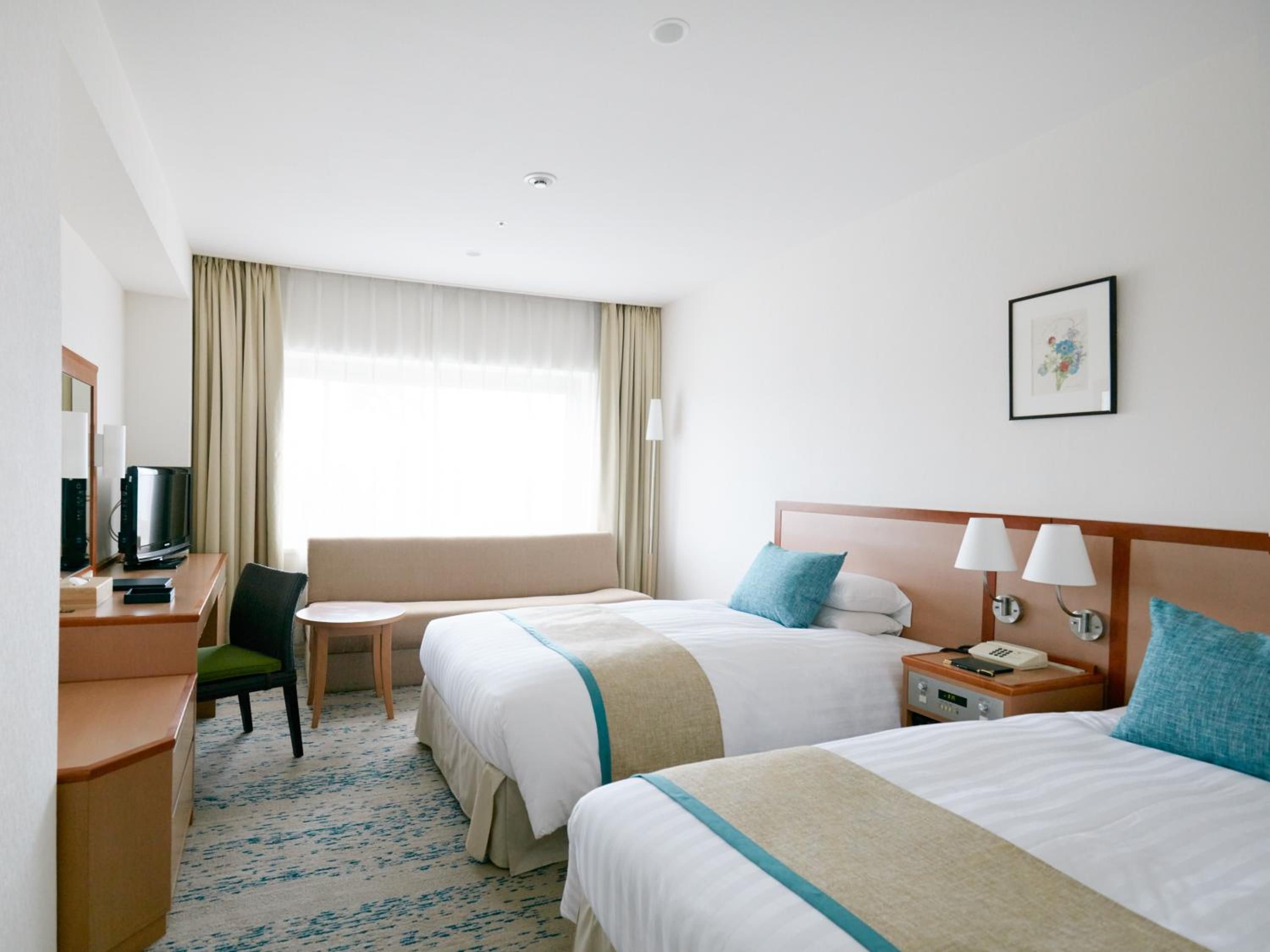 Standard Twin Room with Sea View - Photo 1