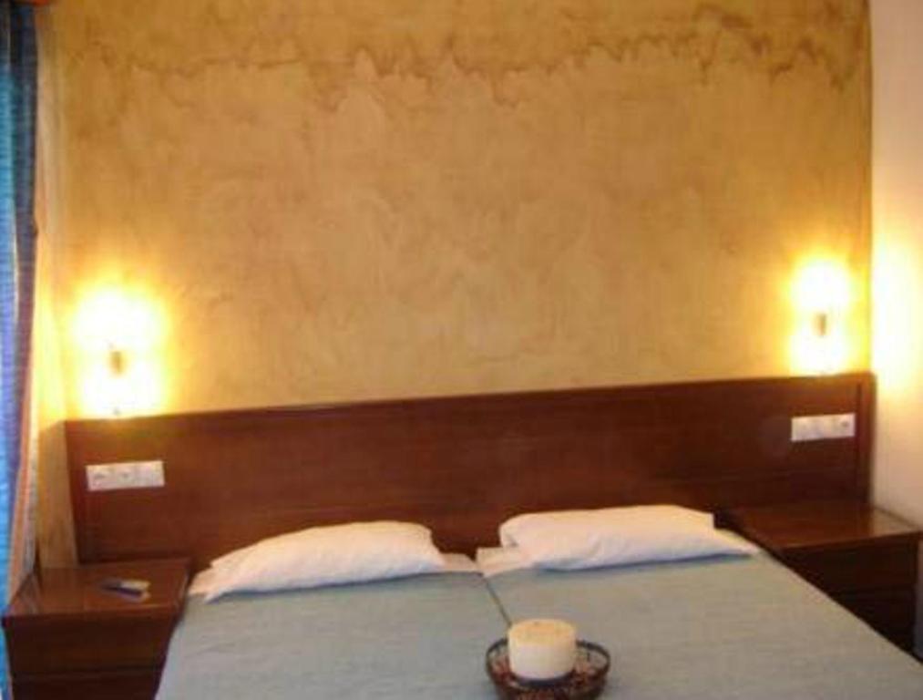 Double or Twin Room - Photo 2