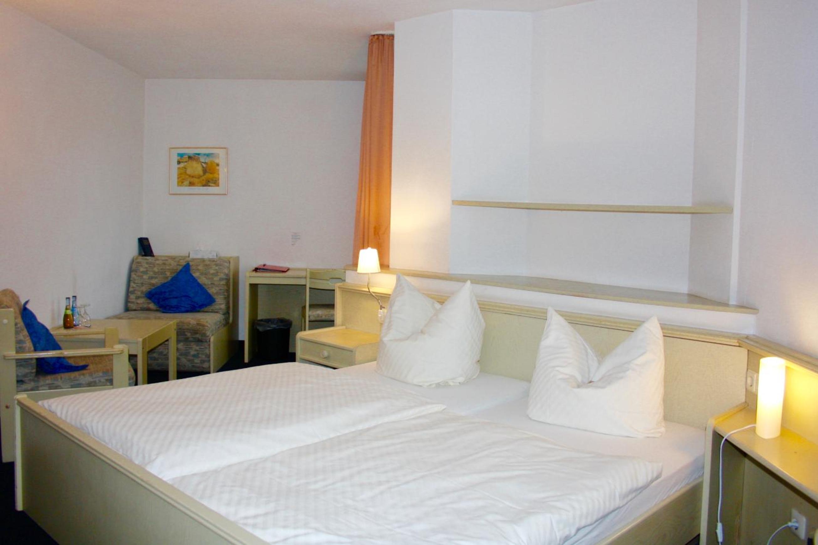 Budget Double Room - Photo 1