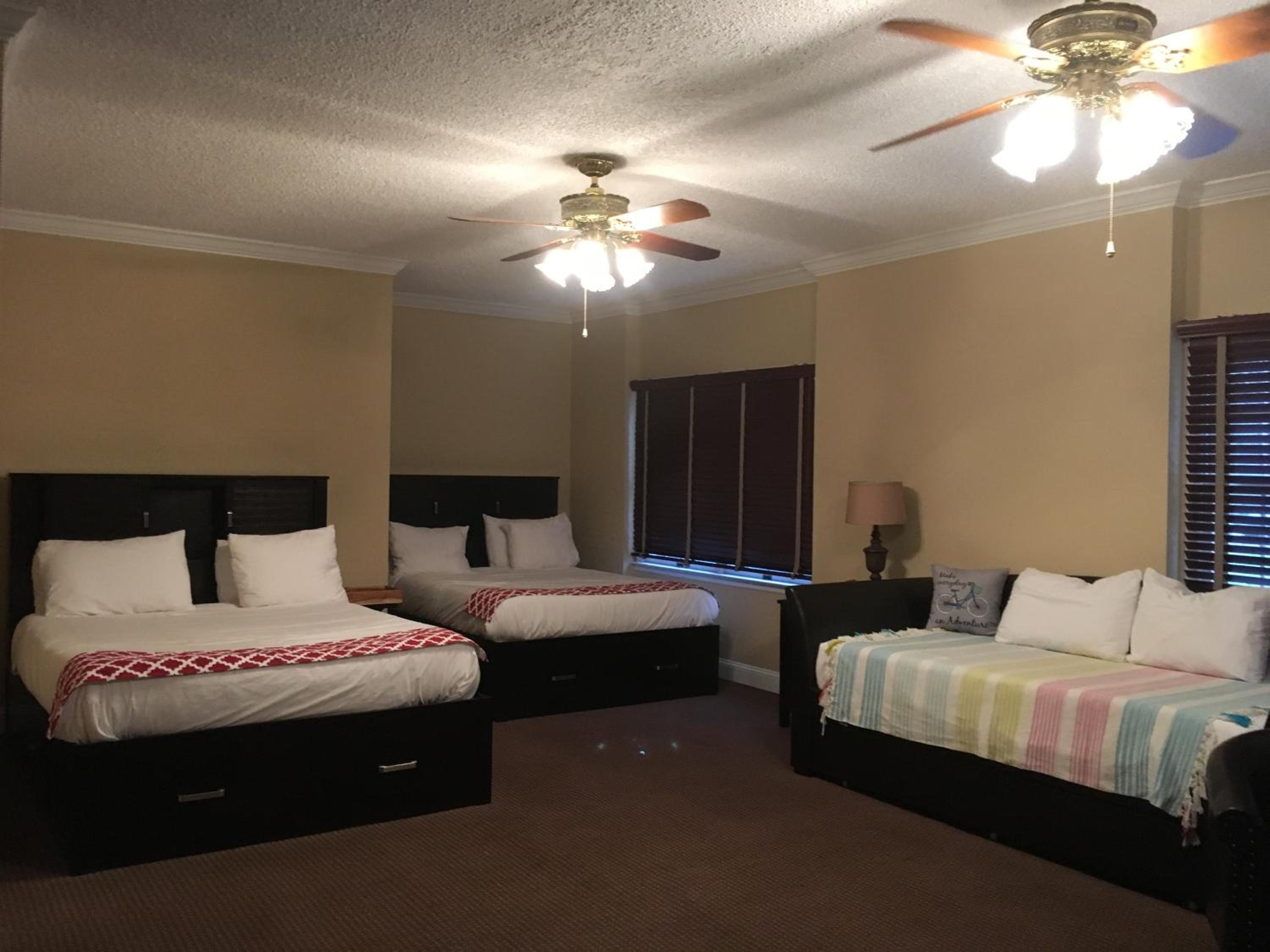Family Room photo 1