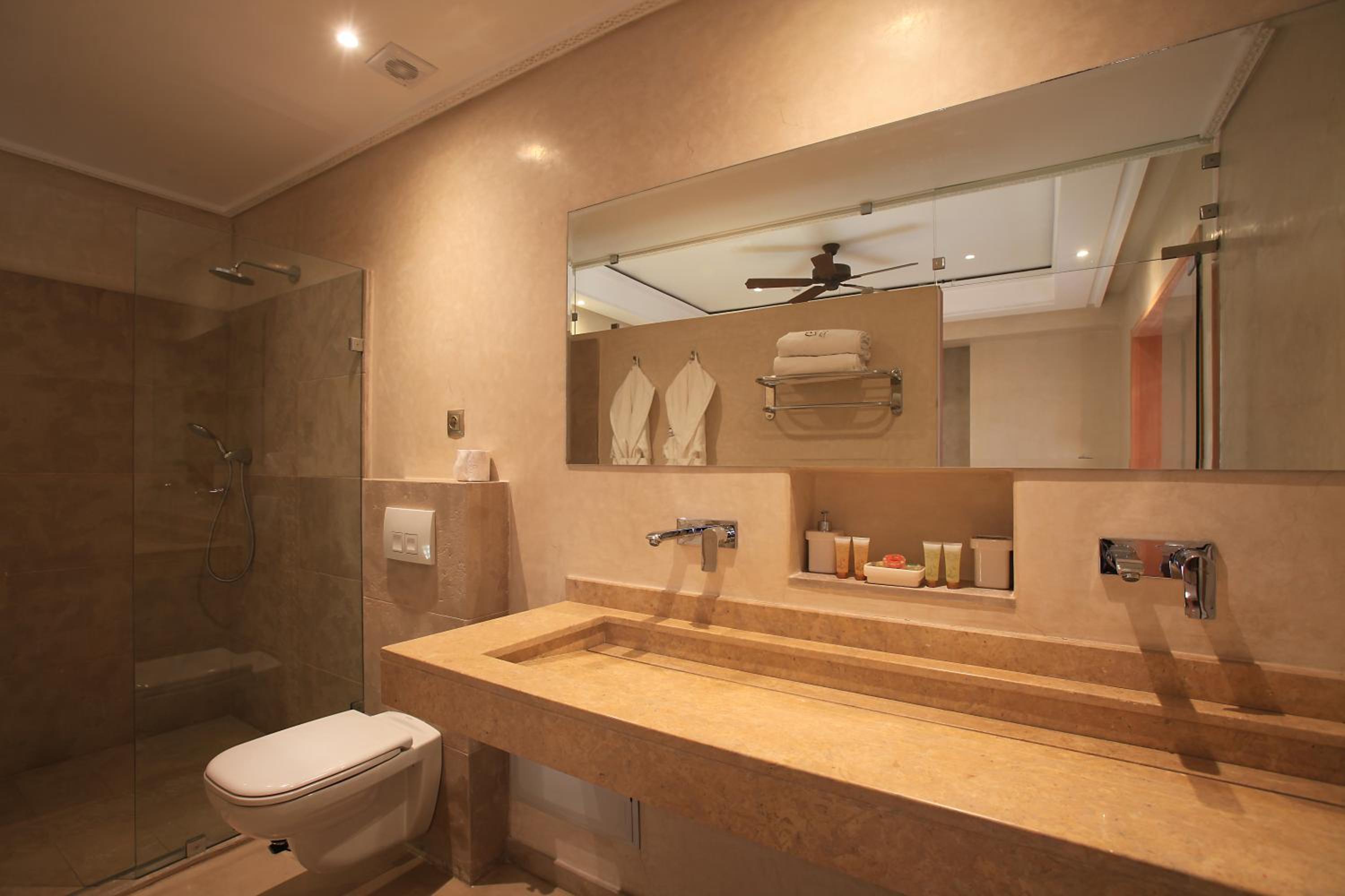 Superior Suite - Photo 10