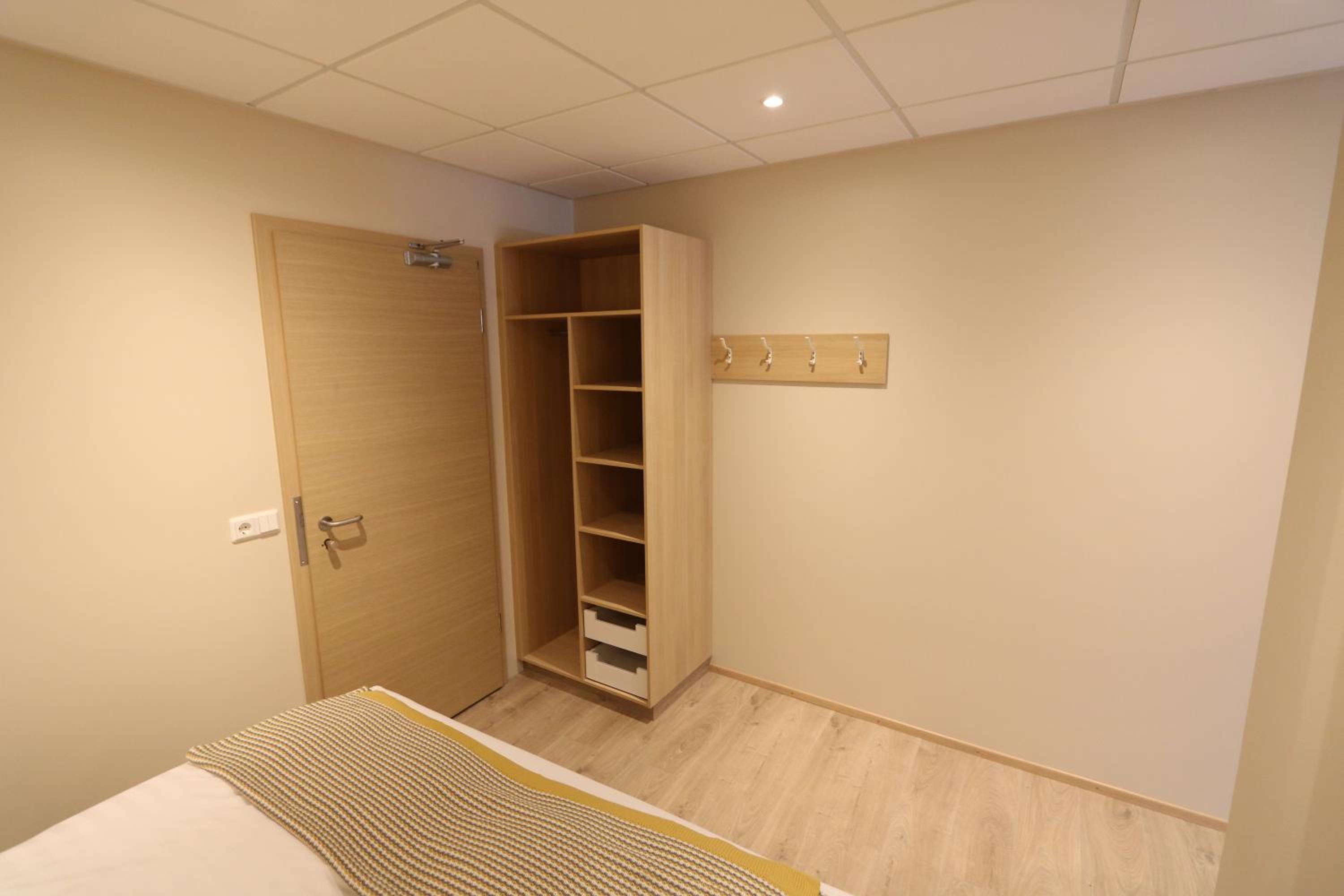 One-Bedroom Apartment - Photo 2