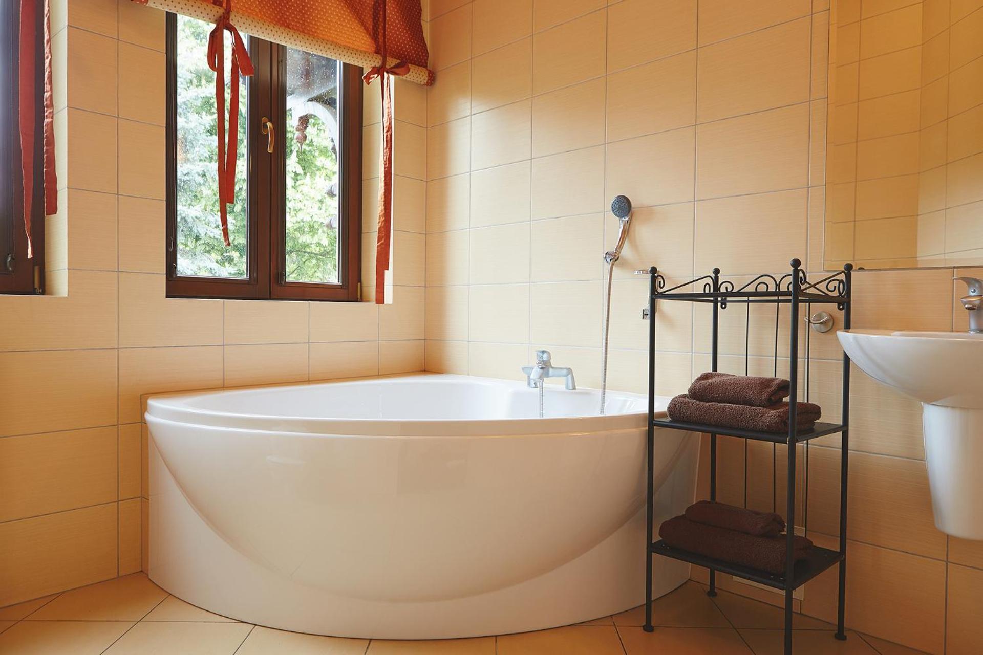 Large Double Room - Photo 8