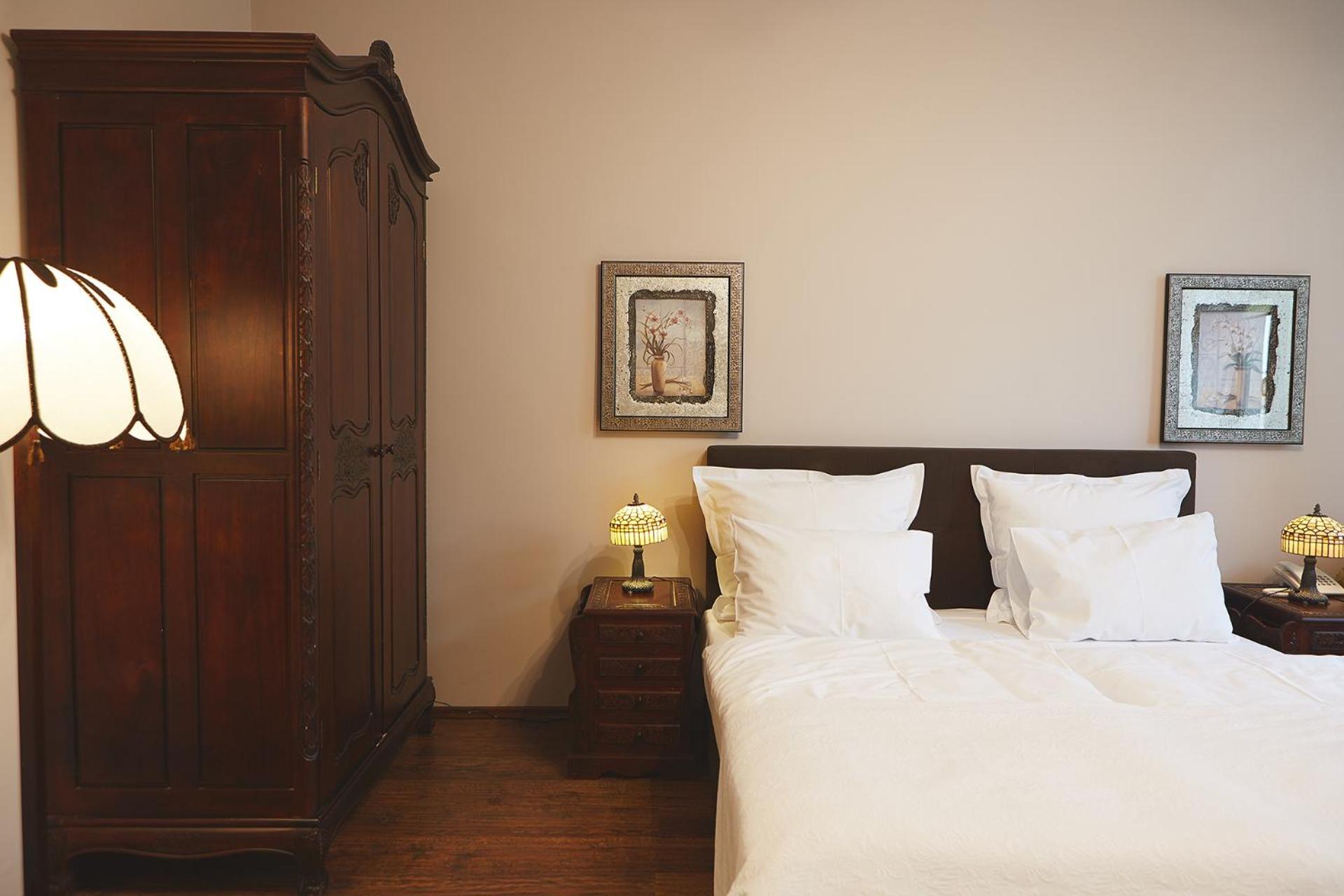 Large Double Room - Photo 29