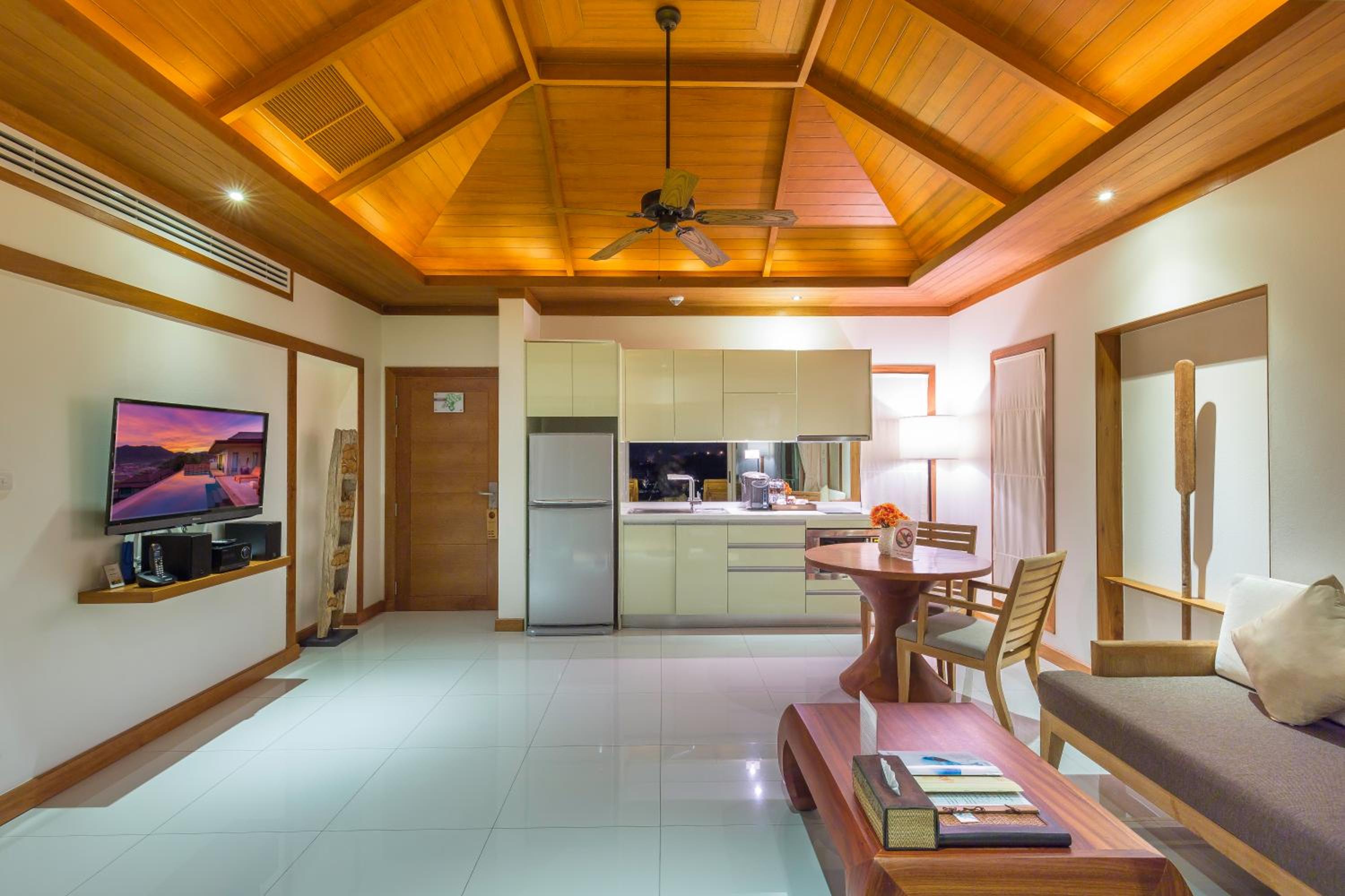 One-Bedroom Villa with Private Pool - Photo 14