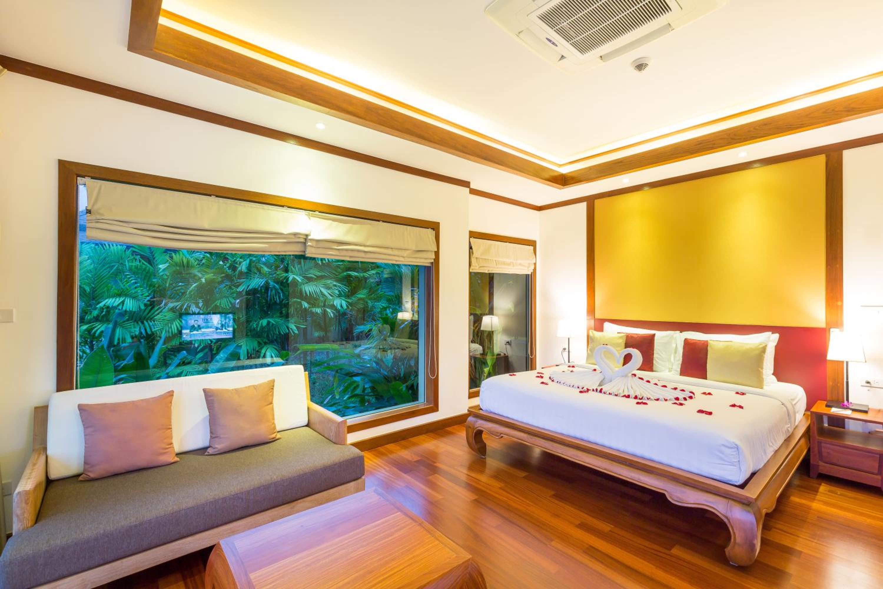 One-Bedroom Villa with Private Pool - Photo 21