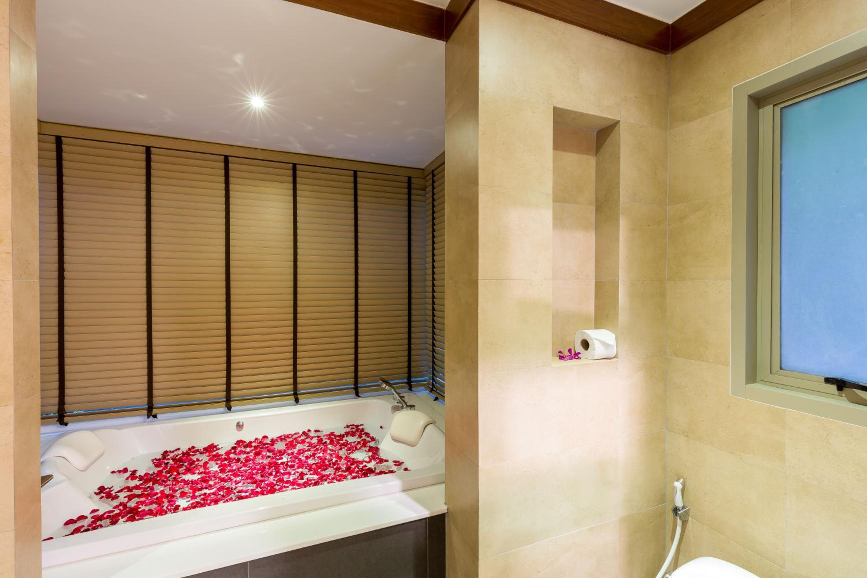 One-Bedroom Villa with Private Pool - Photo 16