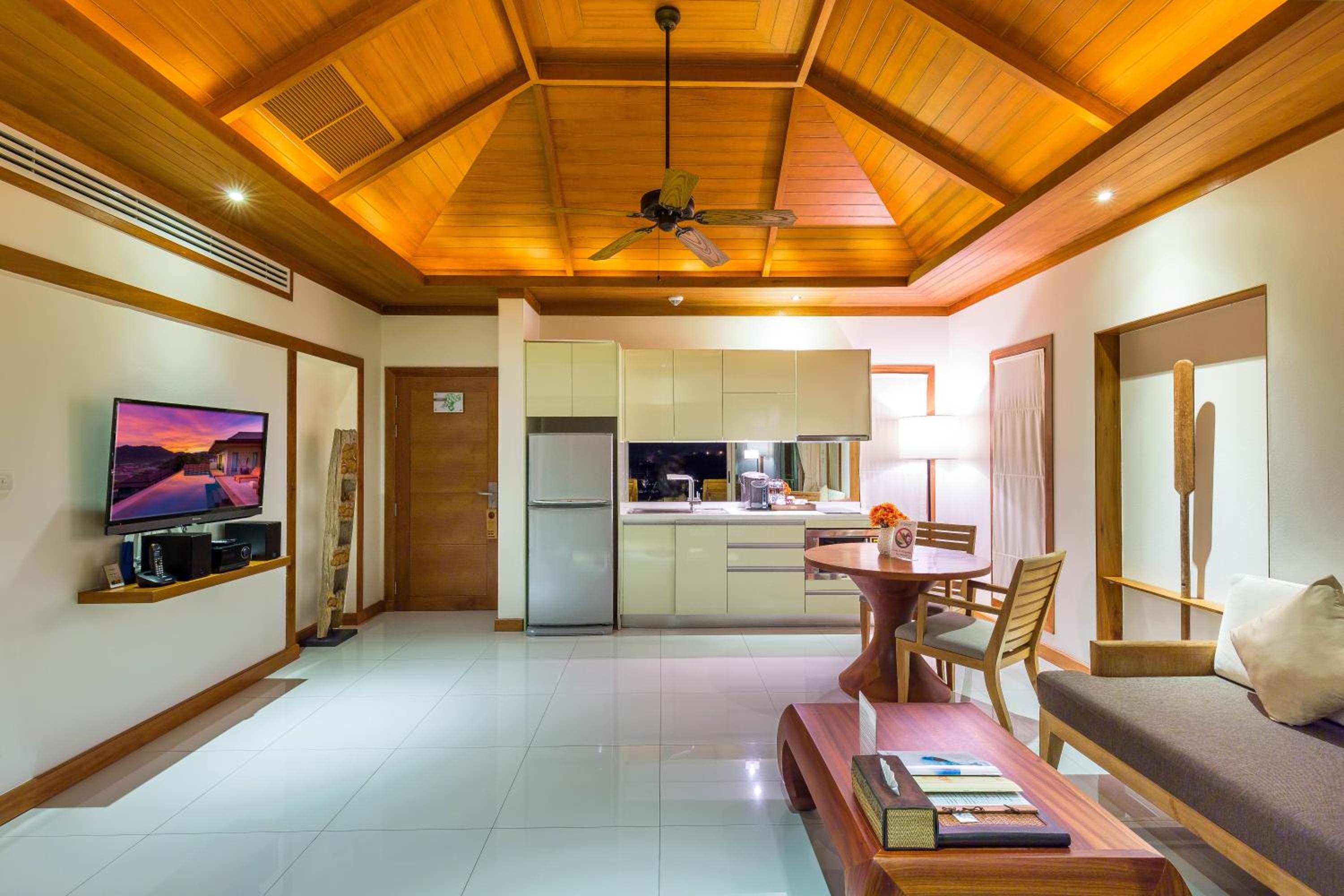 One-Bedroom Villa with Private Pool - Photo 25