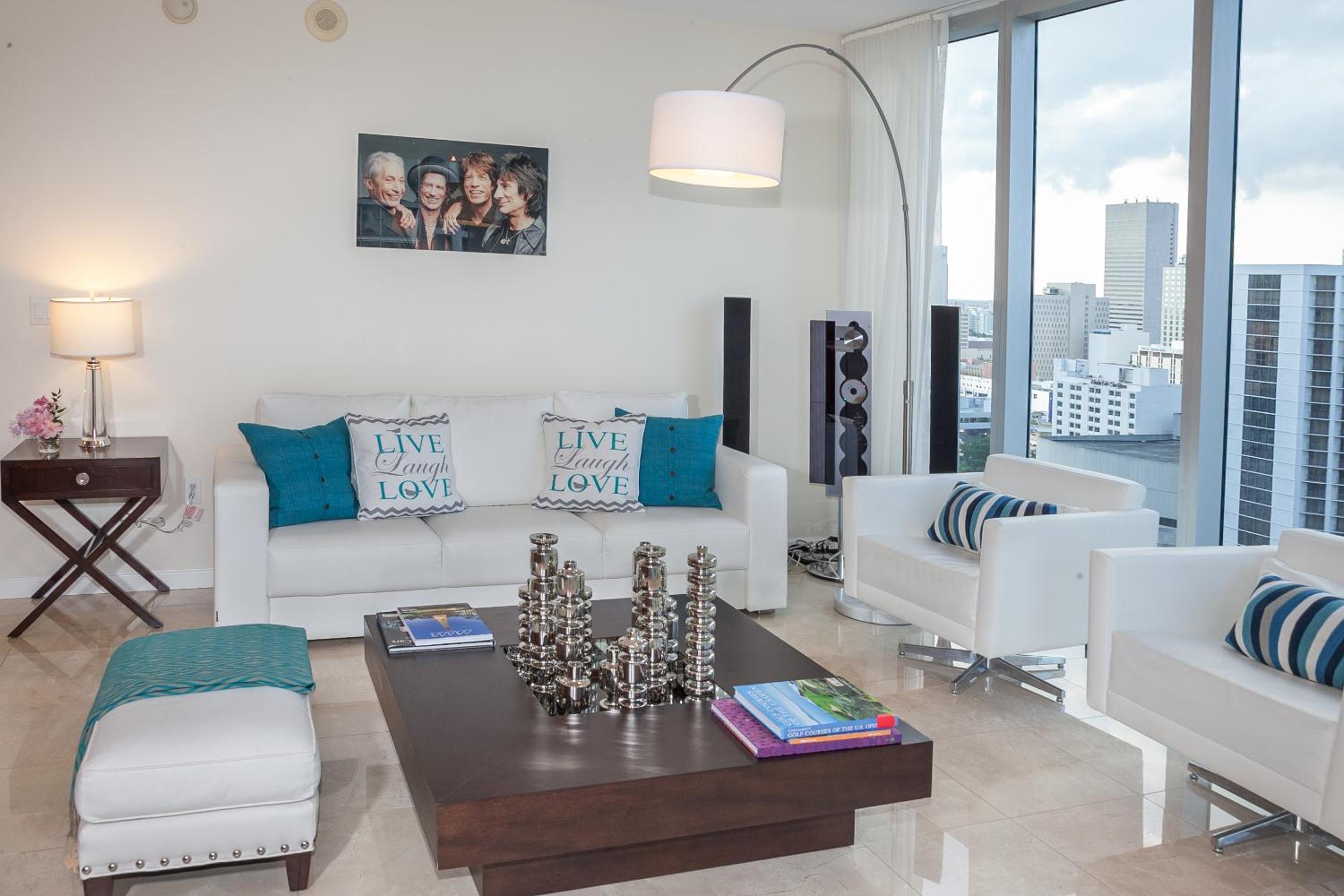 Boutique Two Bedroom Ocean Views Balcony