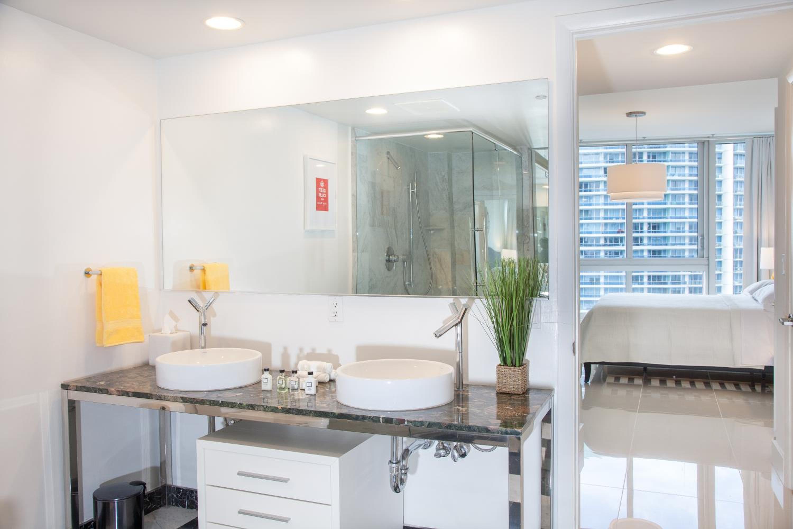Boutique Two Bedroom Ocean Views Balcony