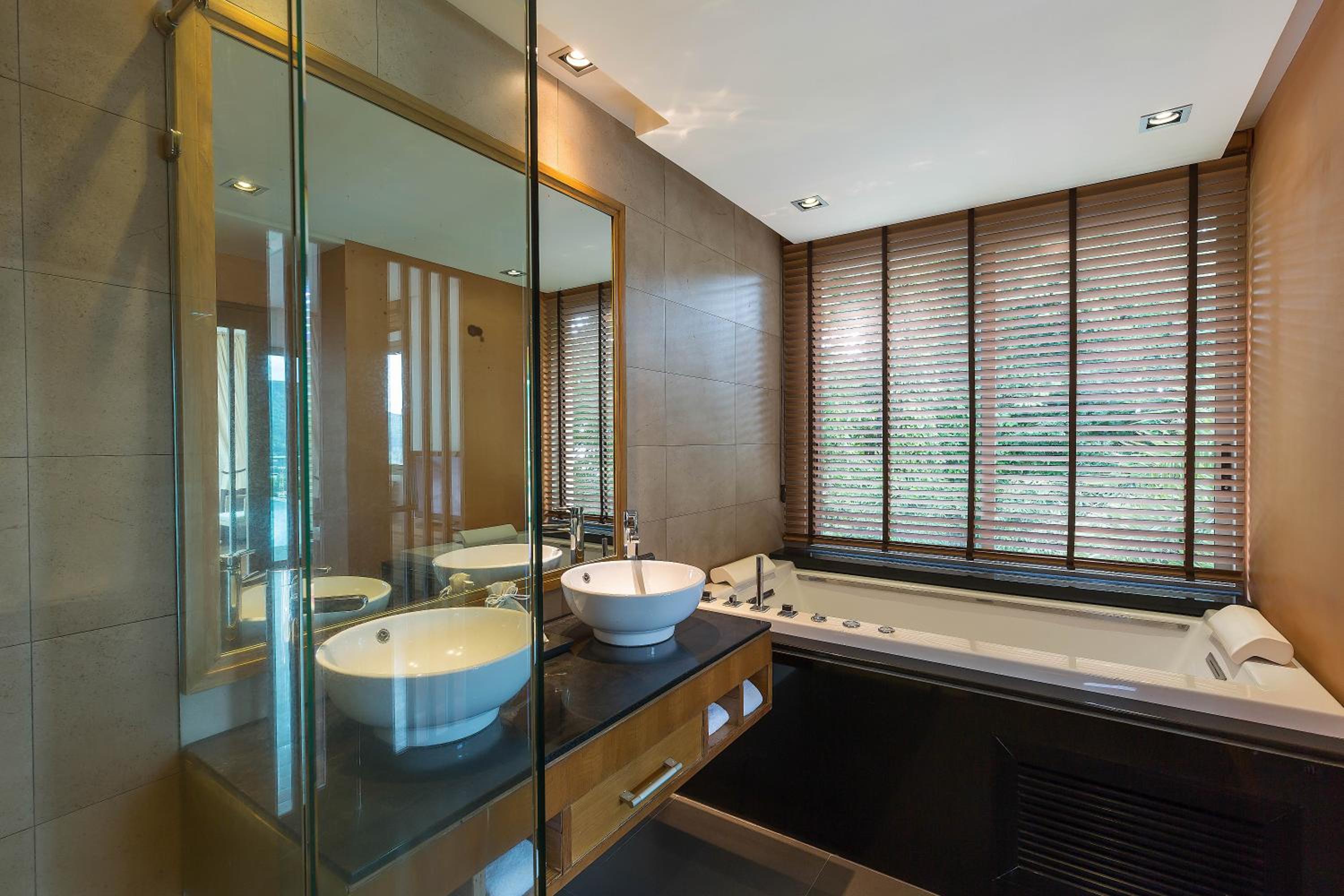 Three-Bedroom Villa with Private Pool - Photo 24
