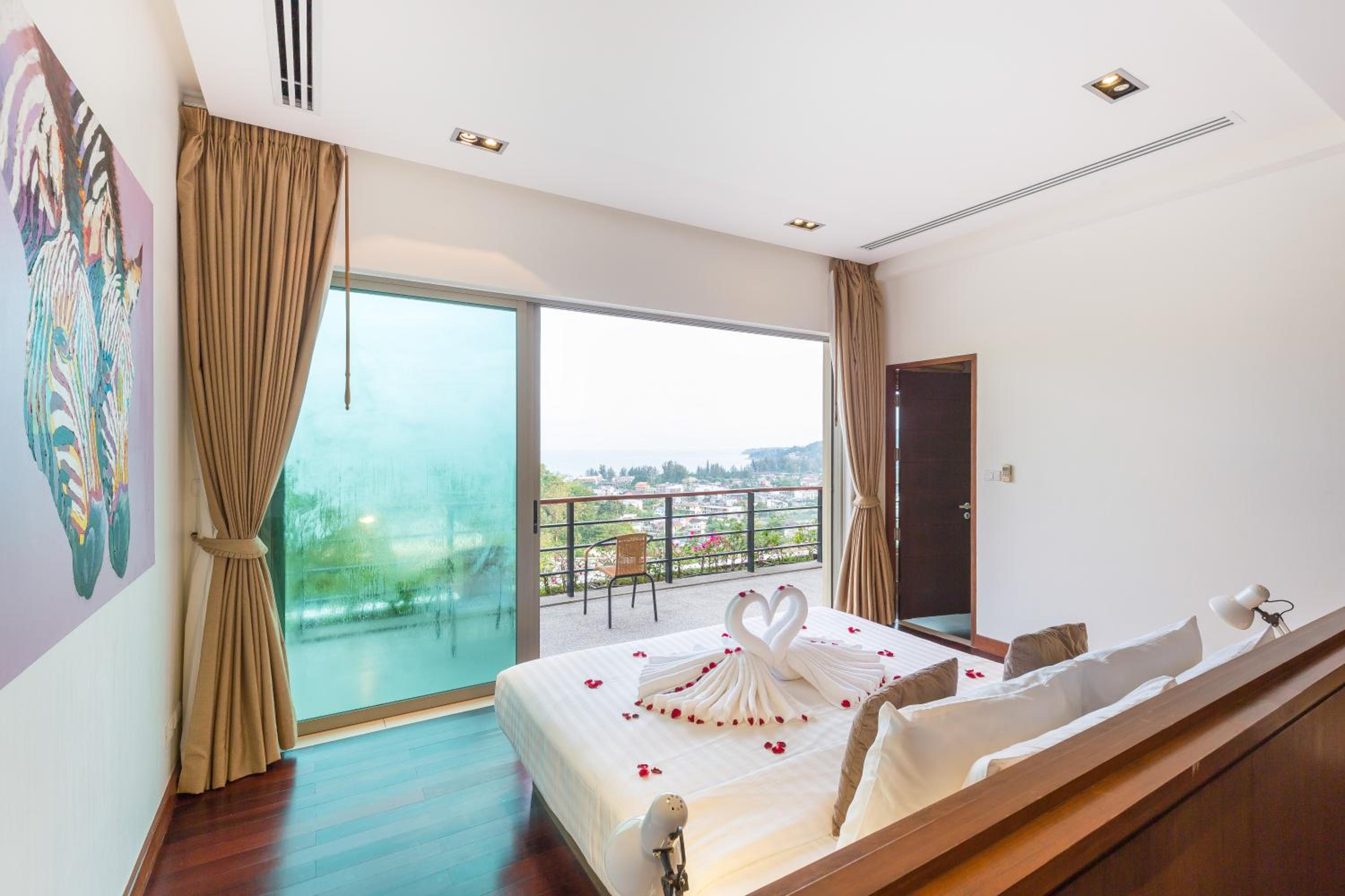 Three-Bedroom Villa with Private Pool - Photo 14