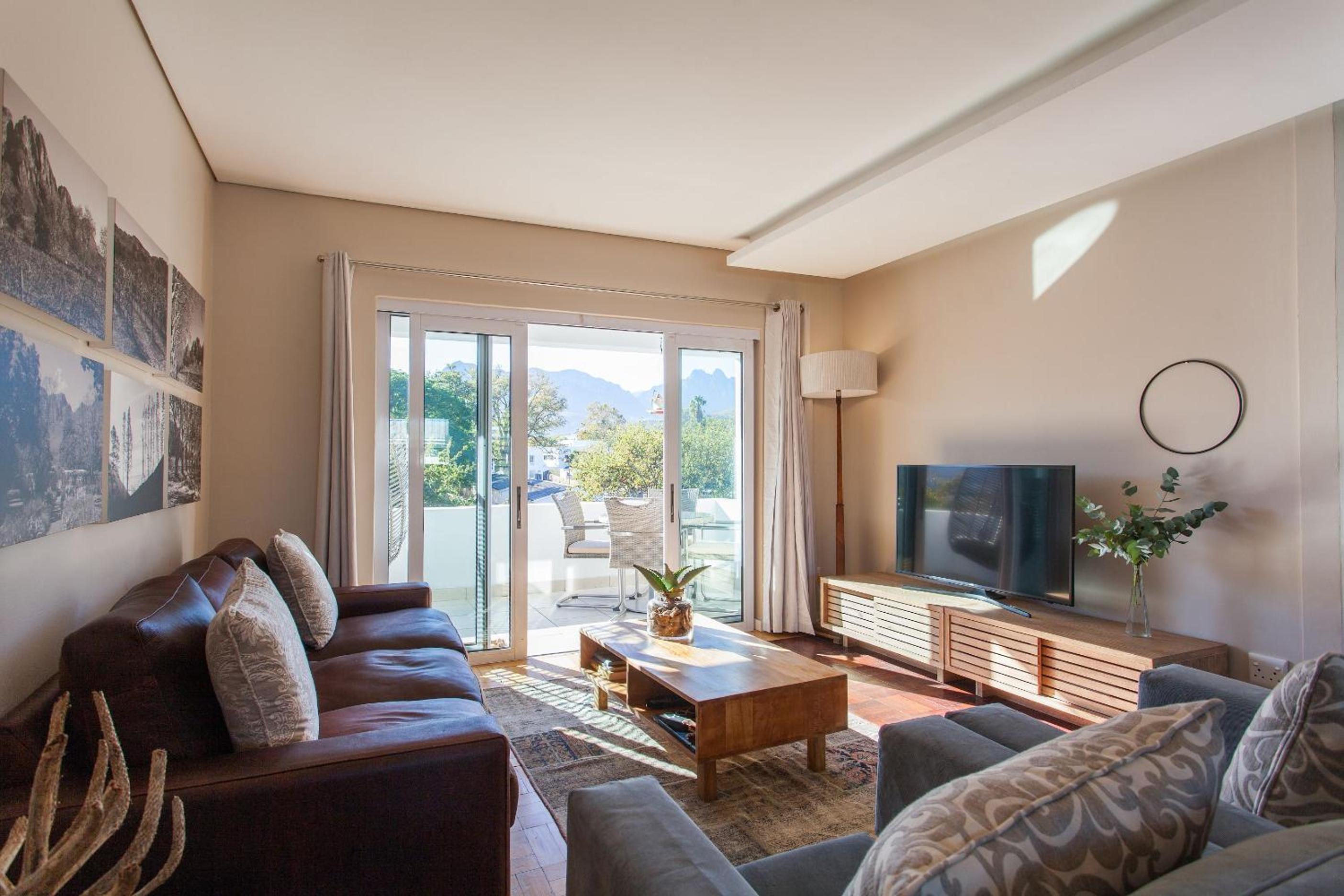 Apartment with Mountain View photo 1