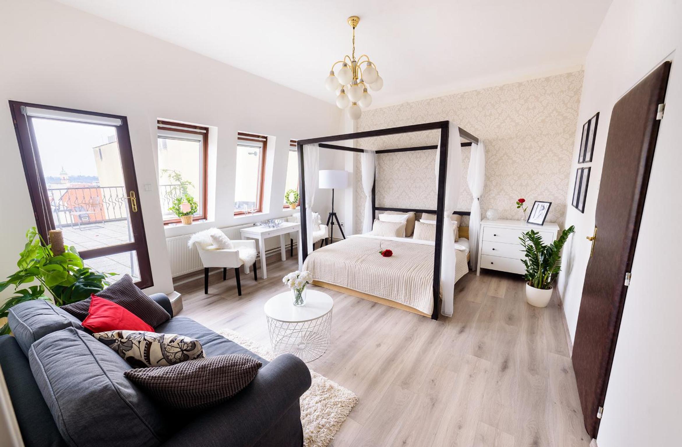 Apartment with Terrace thumbnail 6