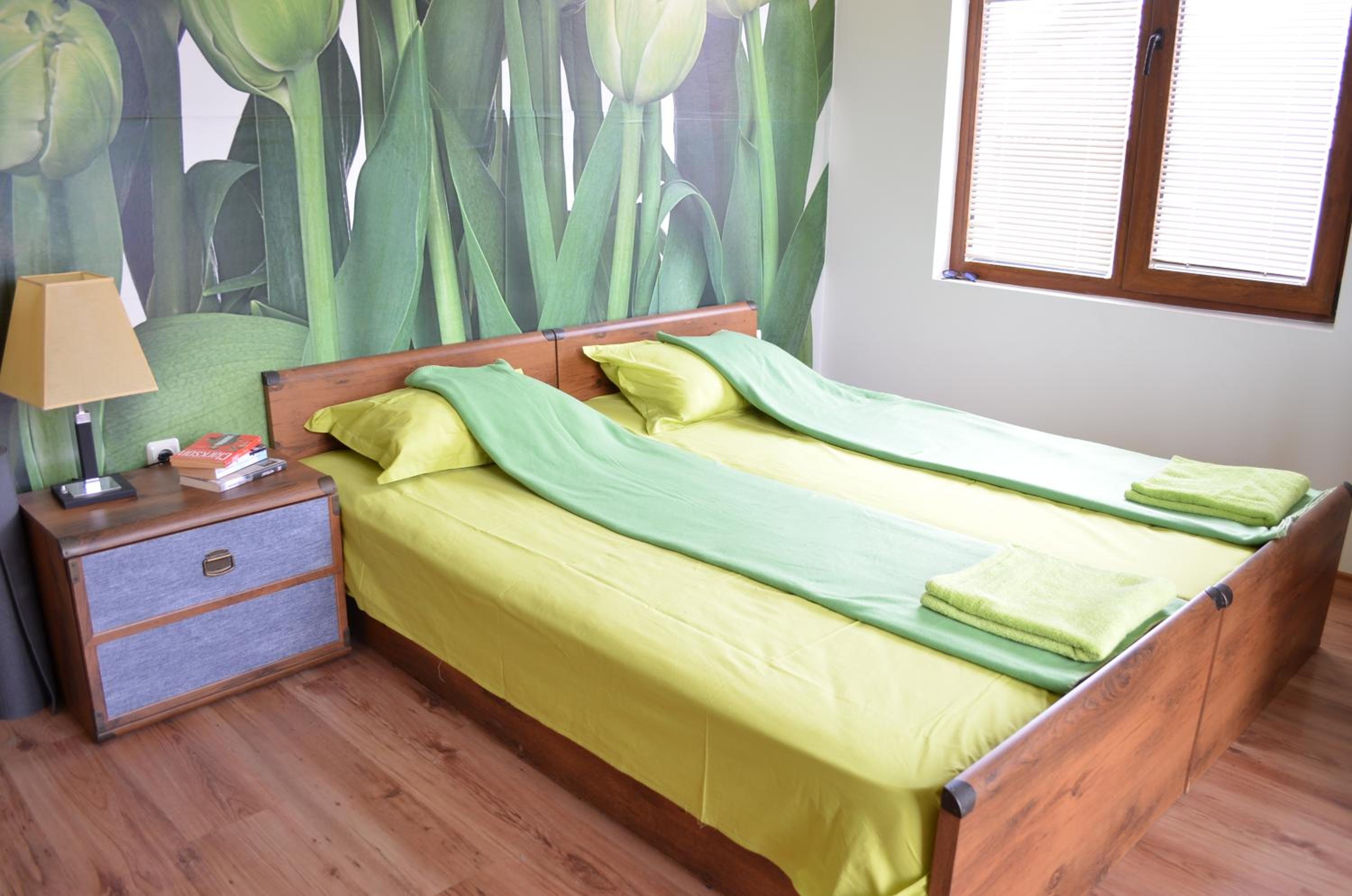 Deluxe One-Bedroom Apartment with Garden View photo 1
