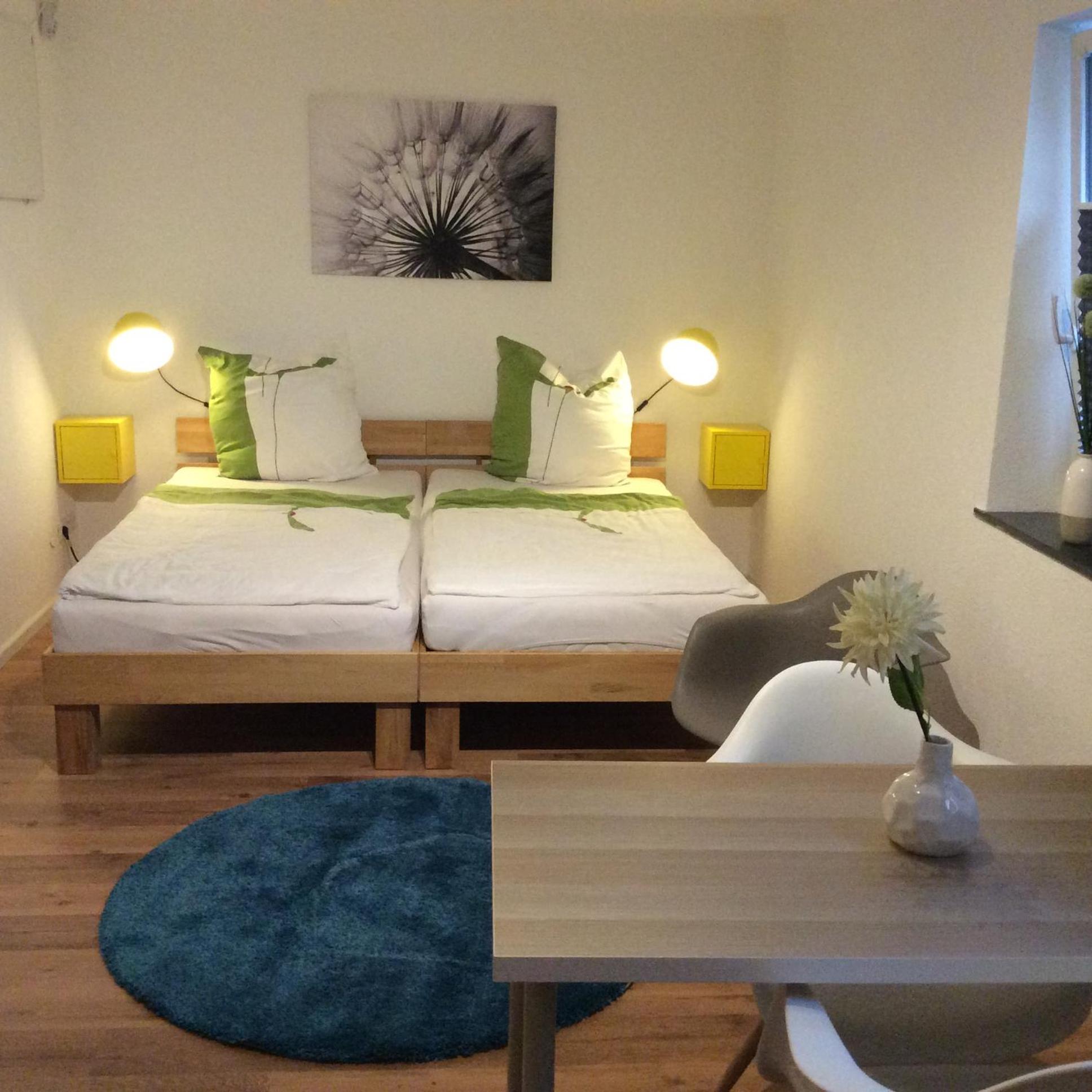 Large Double Room - Photo 1