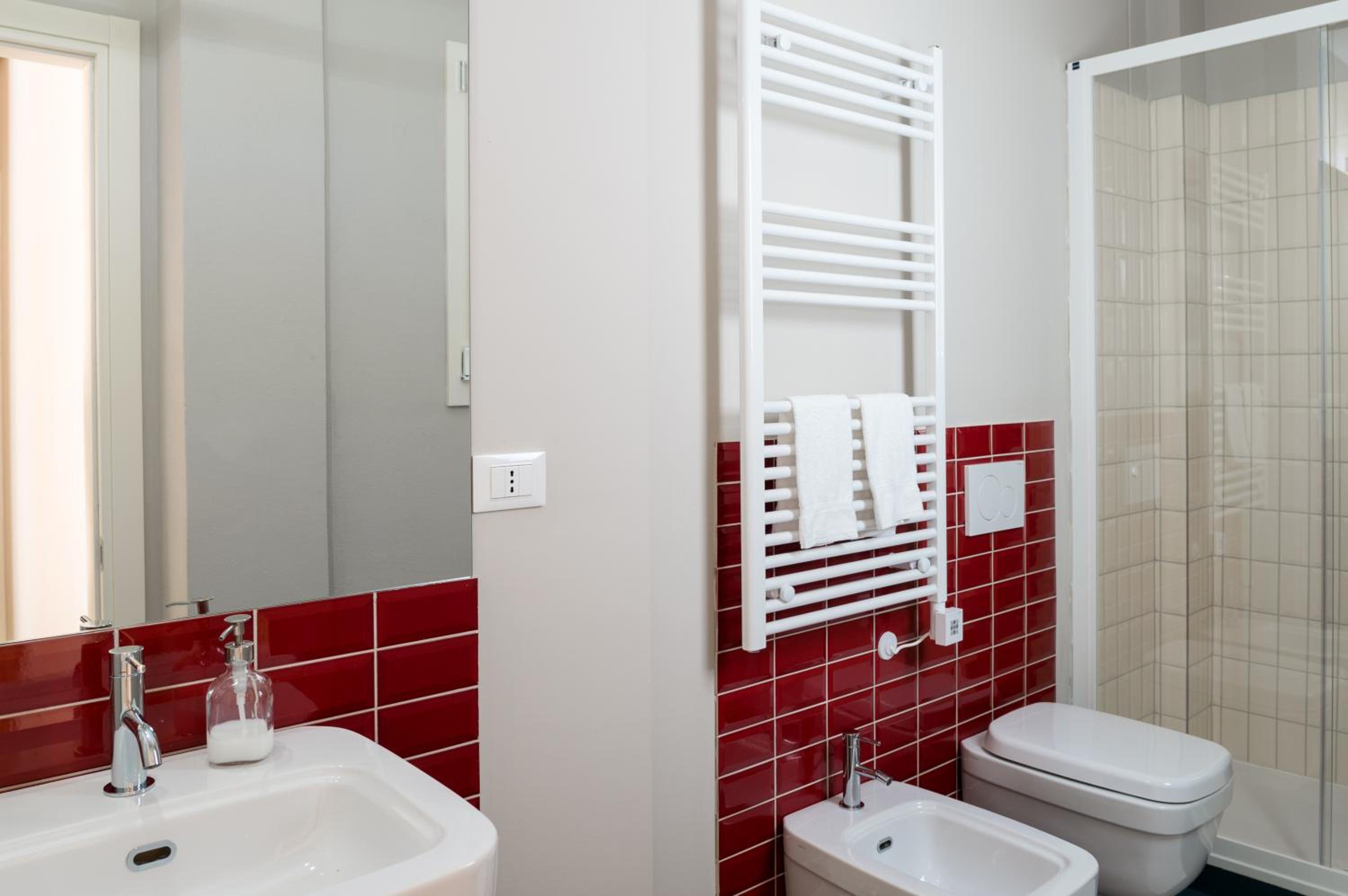 Double or Twin Room with Private Bathroom photo 3
