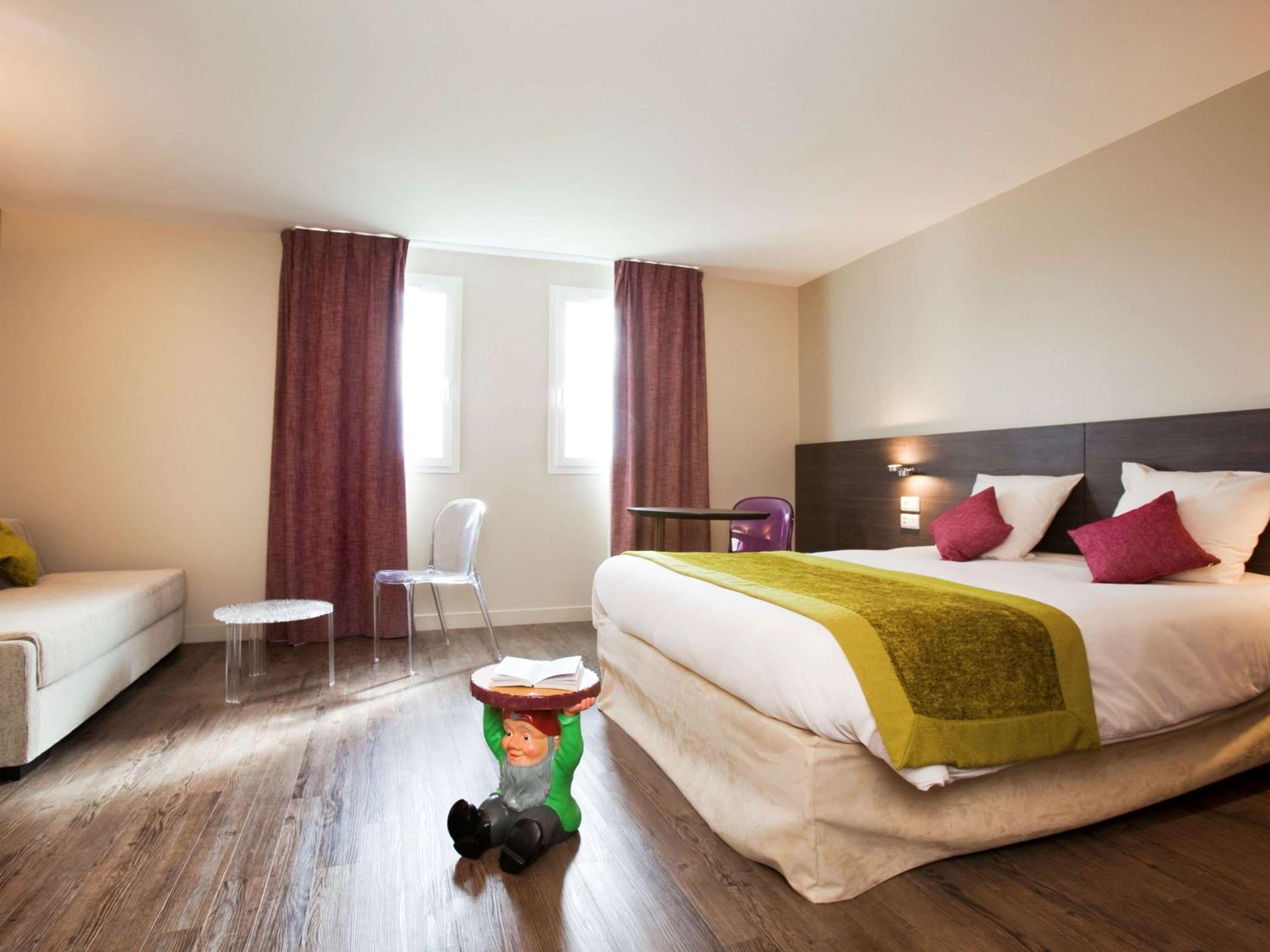 Standard Family Suite with One Double Bed and Sofa - Photo 1
