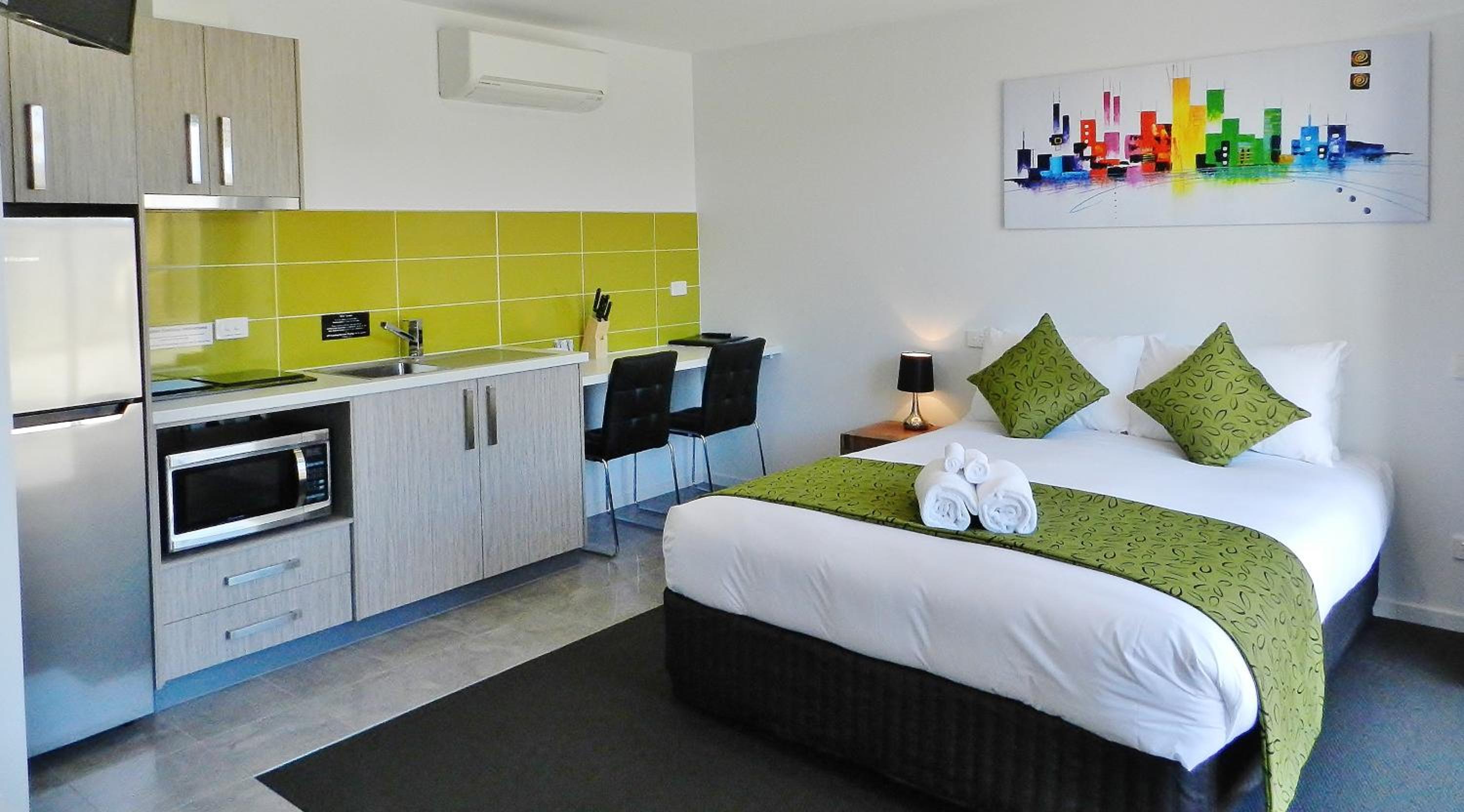 Deluxe Queen Room
