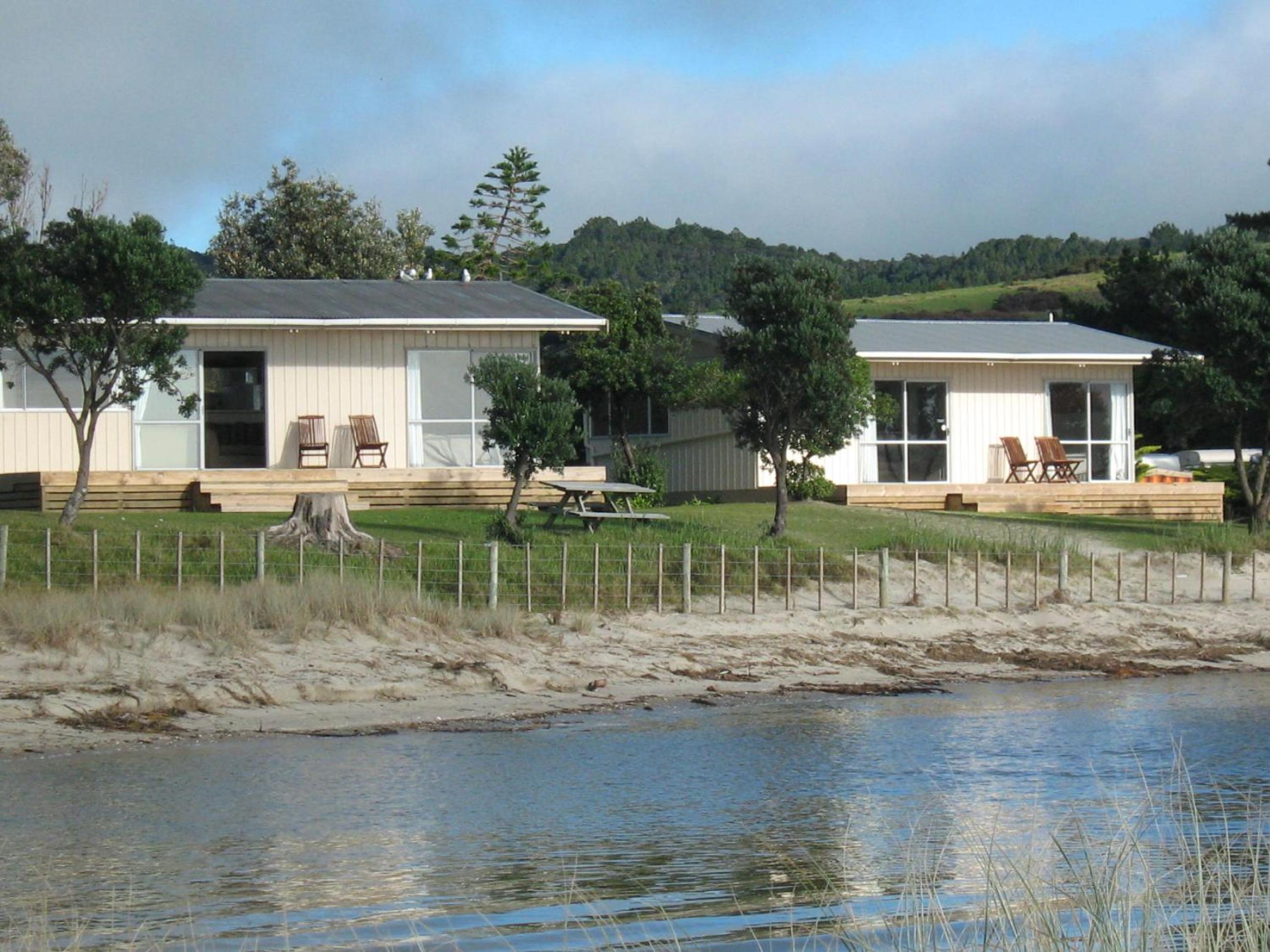 Bungalow - Beach Front photo 2