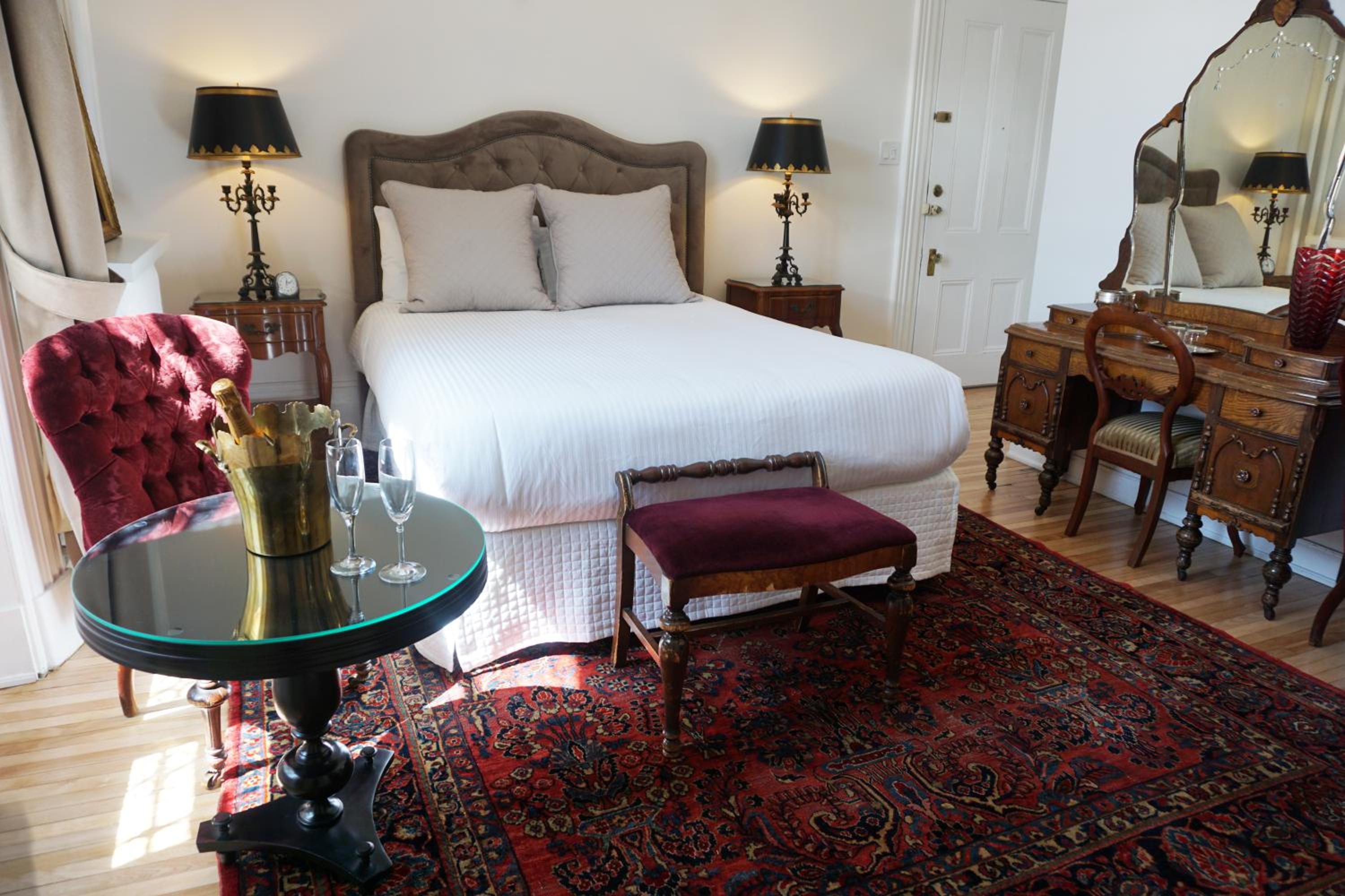 Standard Queen Room photo 1