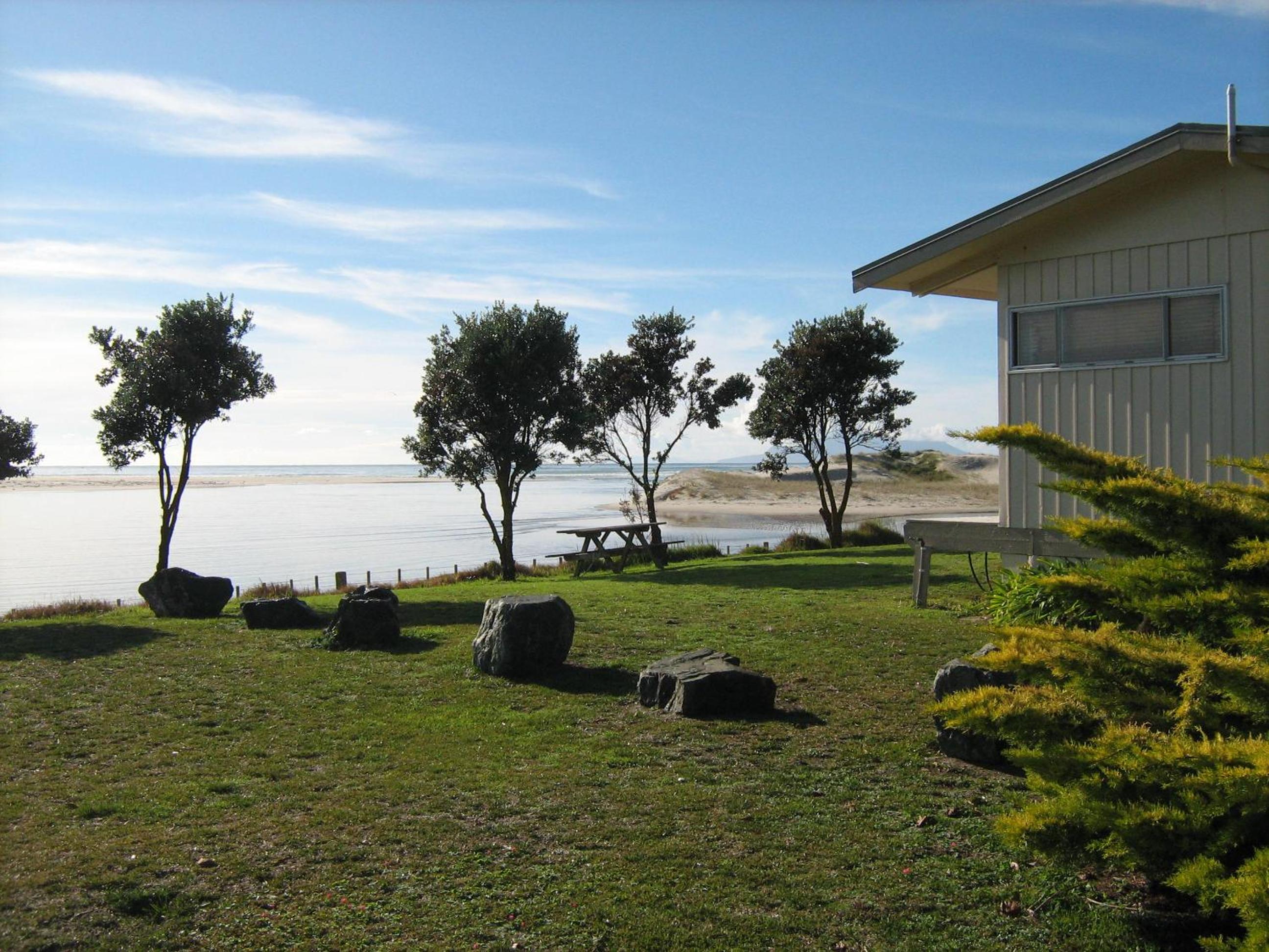 Bungalow - Beach Front photo 3