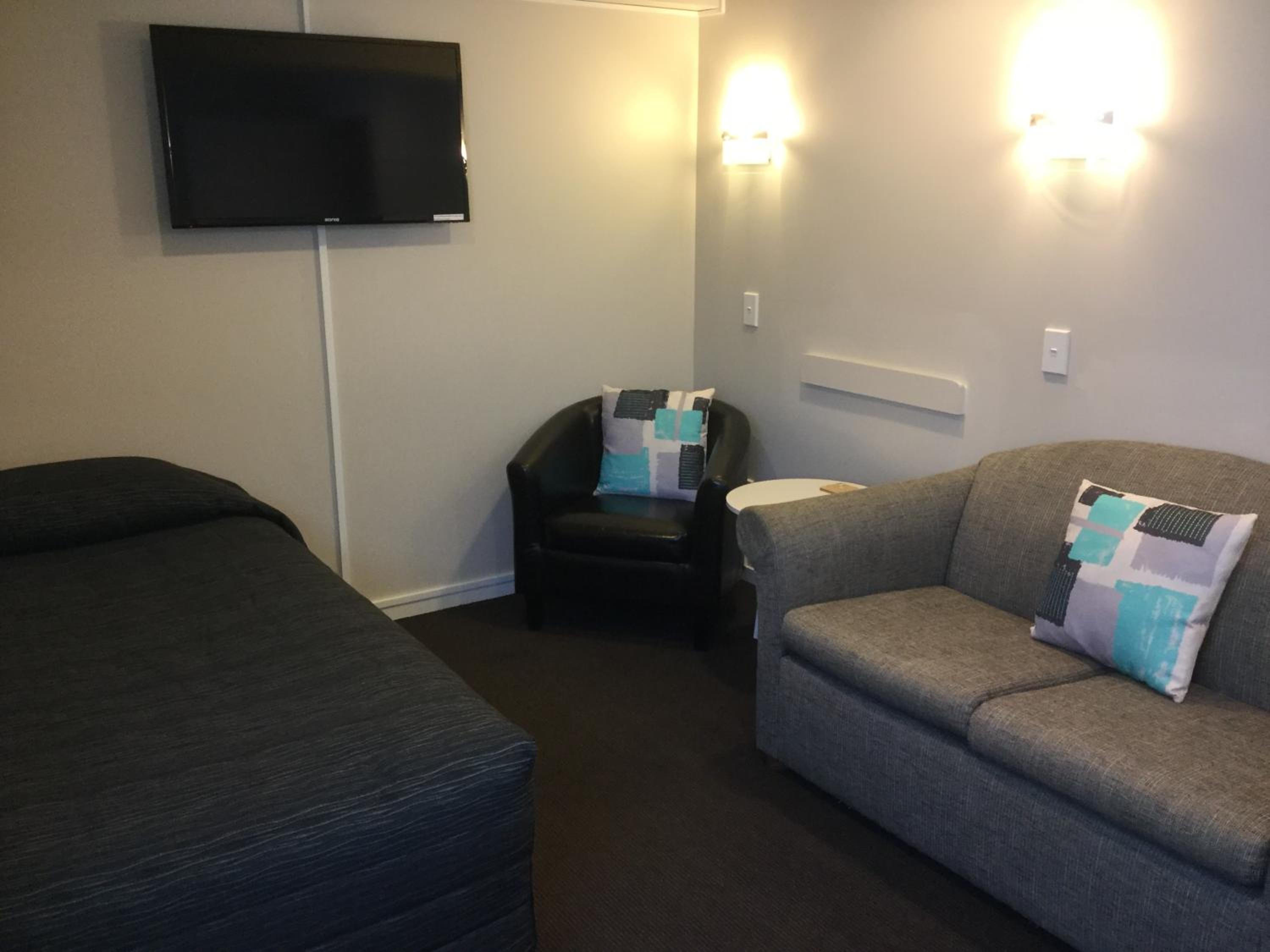 Three-Bedroom Apartment photo 1