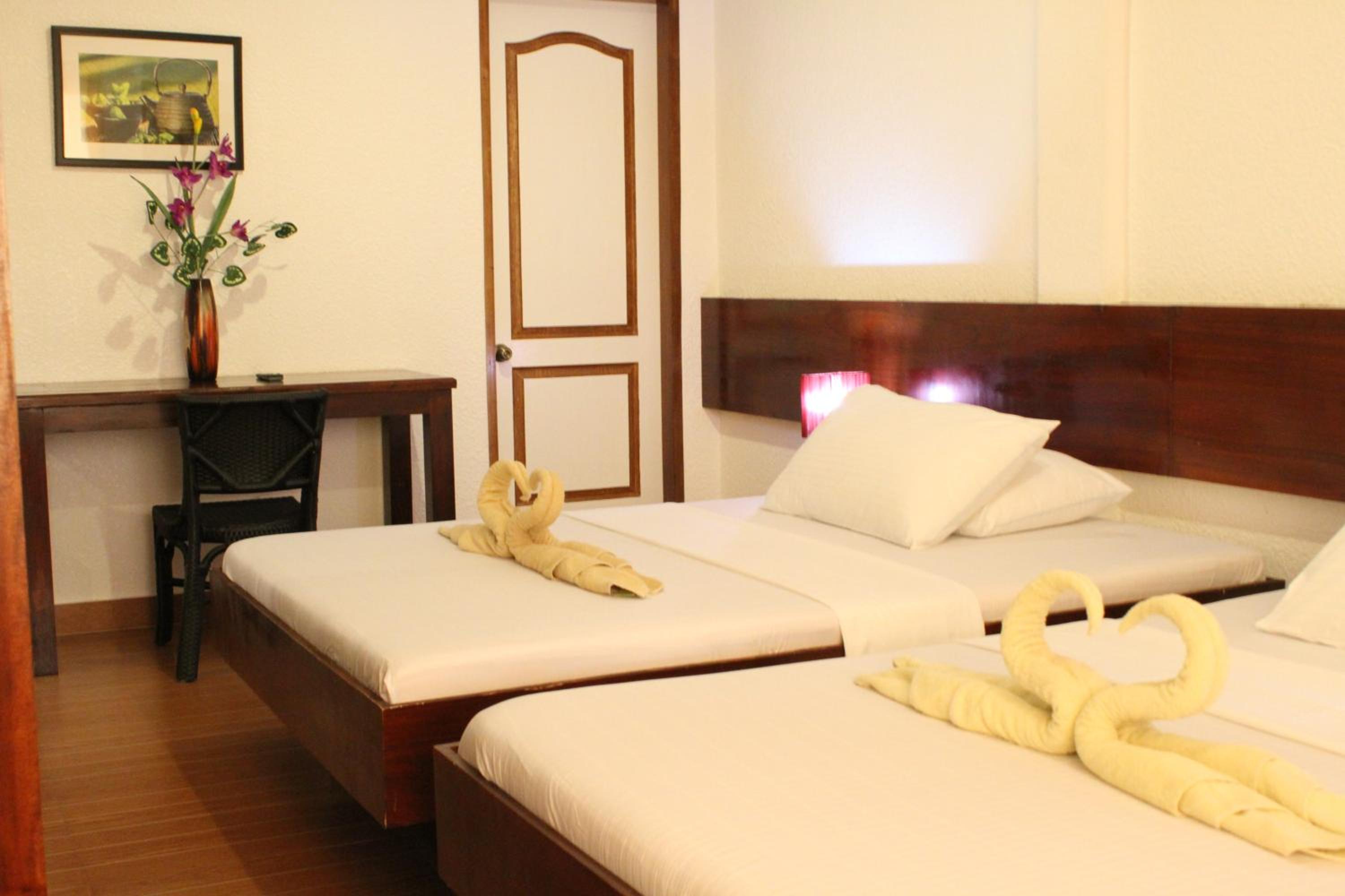 Standard Triple Room - Photo 2