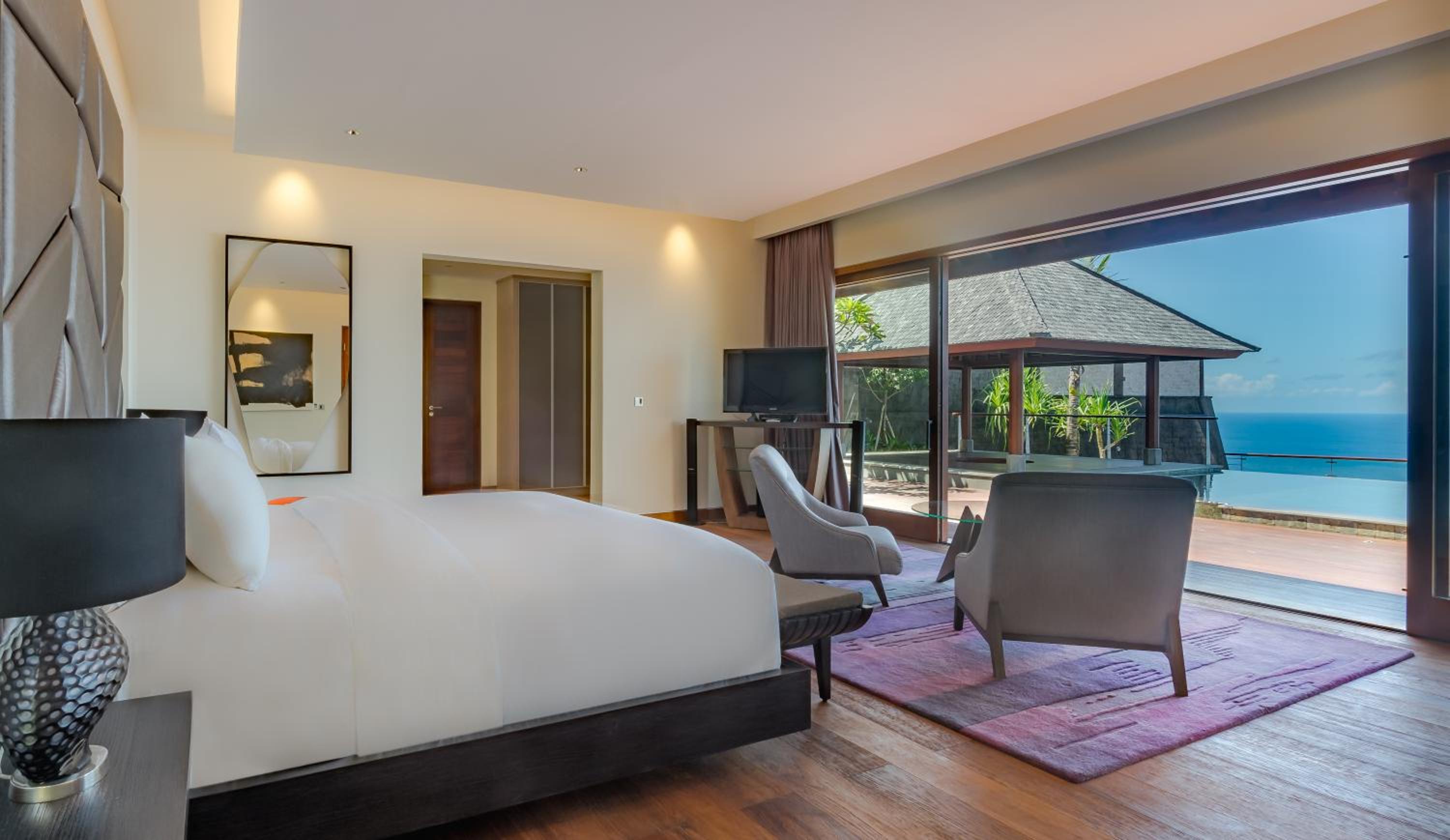 The One One-Bedroom Ocean View Villa with Benefits photo 2