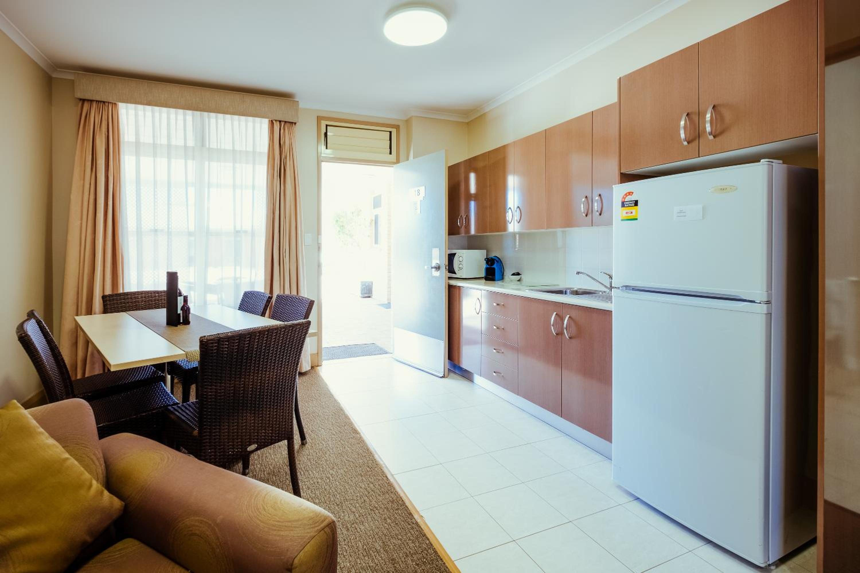Executive Suite with Spa Bath photo 2